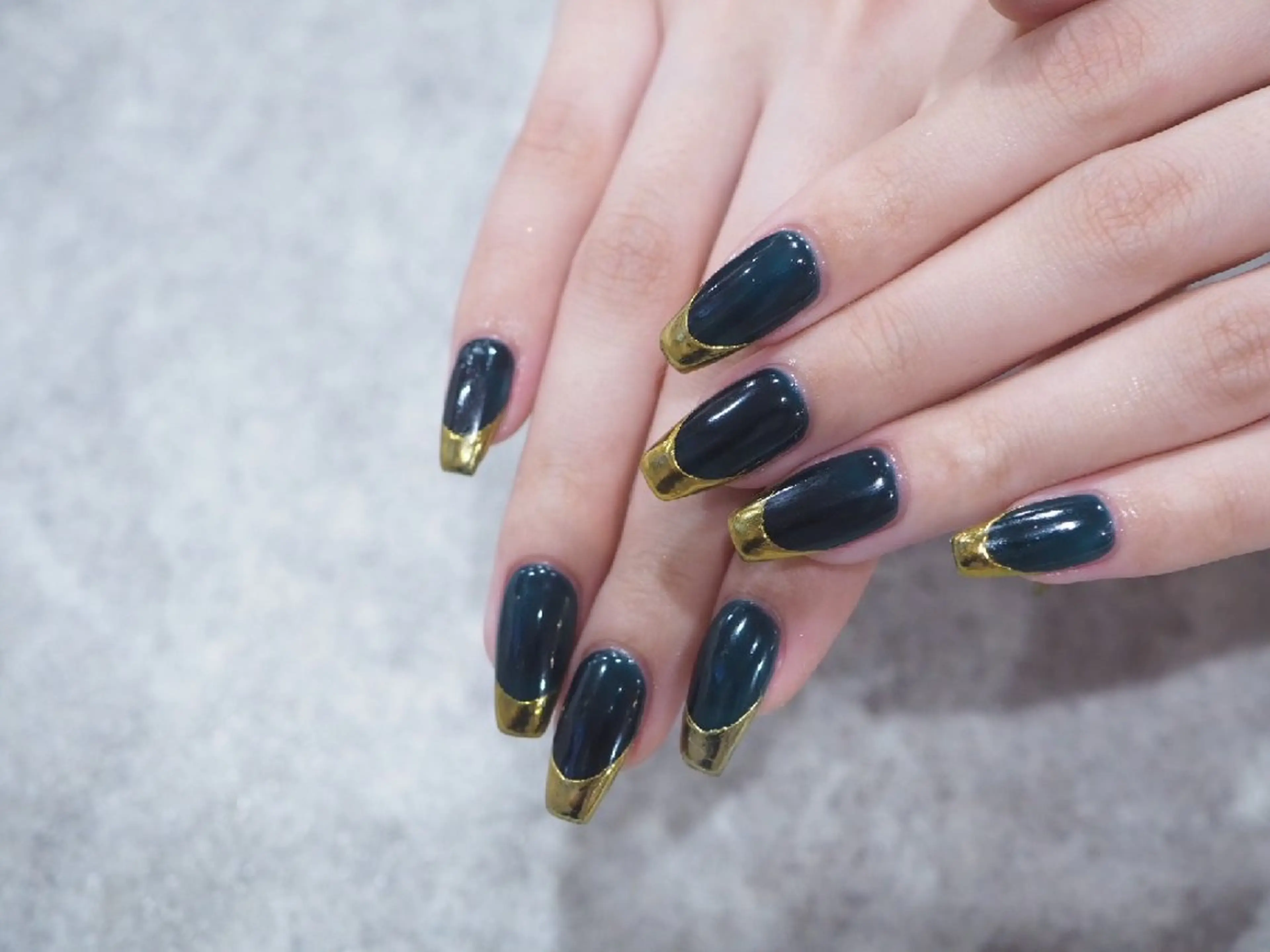 ミディアム ハンドネイル 岡林 優美のネイルデザイン