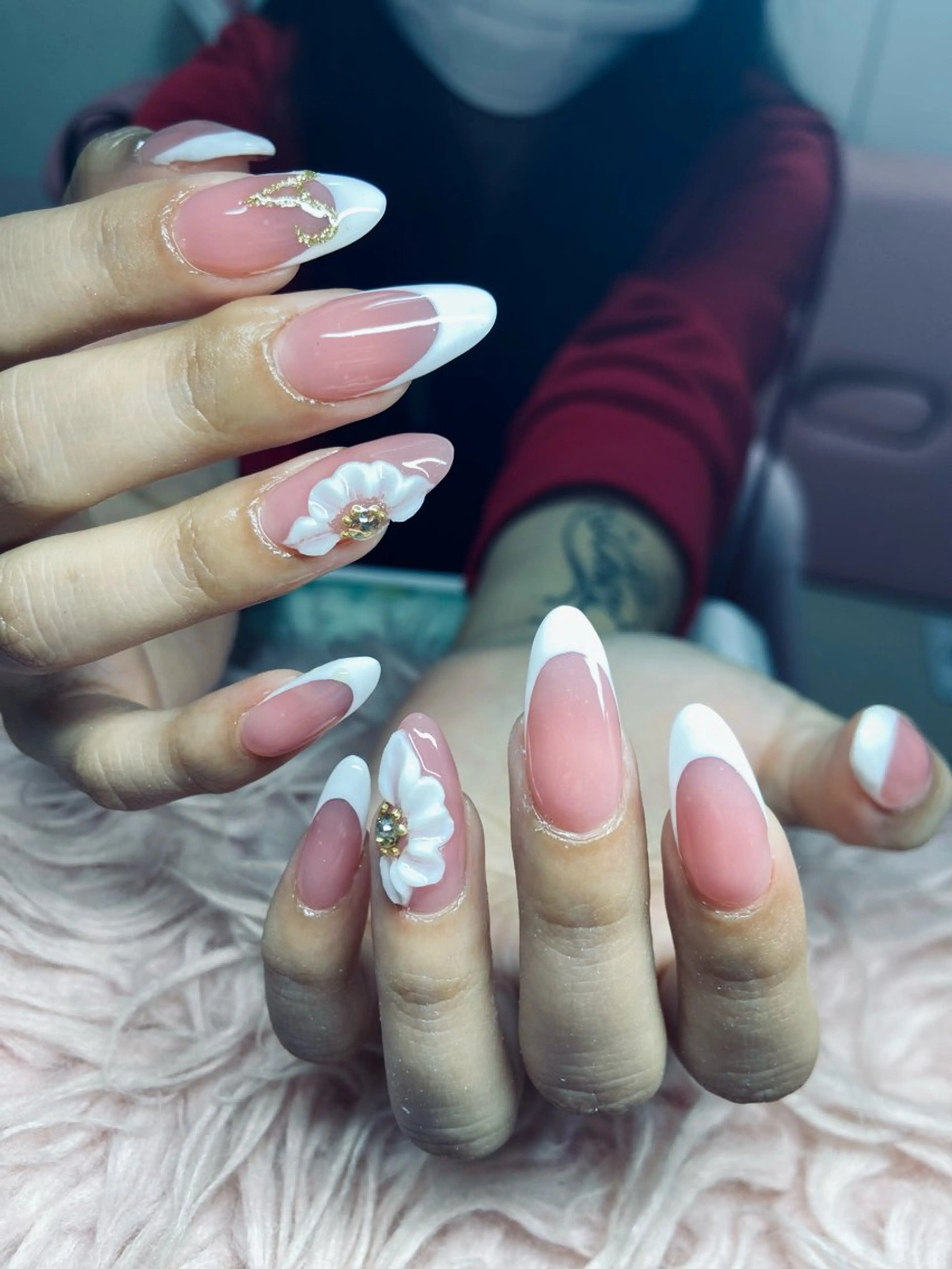 自爪近いジェルで長さ出し0,5mm-1cm＋フレンチ10本＋スートン2本の写真