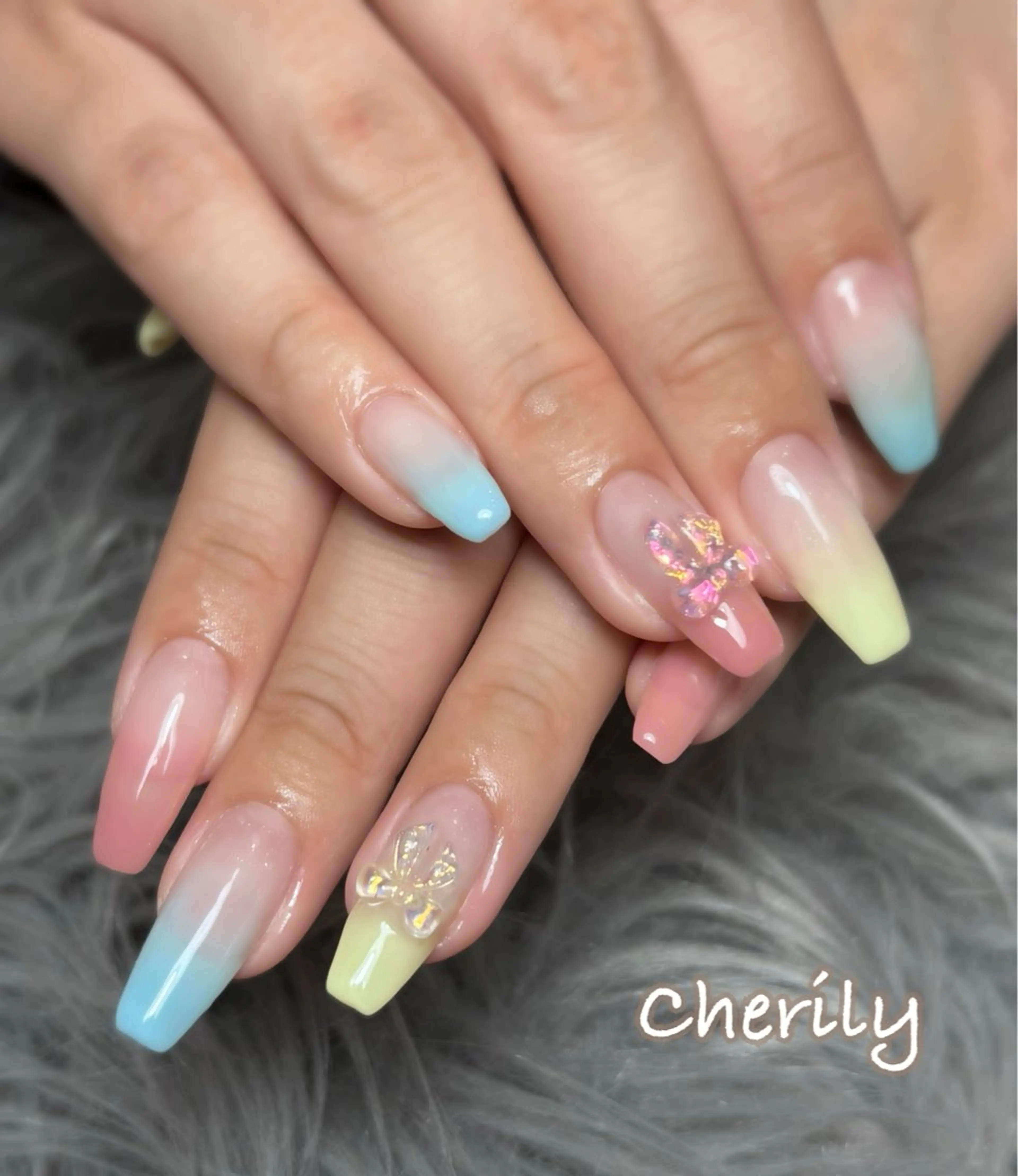 ネイル グラデーション ハンドネイル CHERILY SAKURAのネイルデザイン