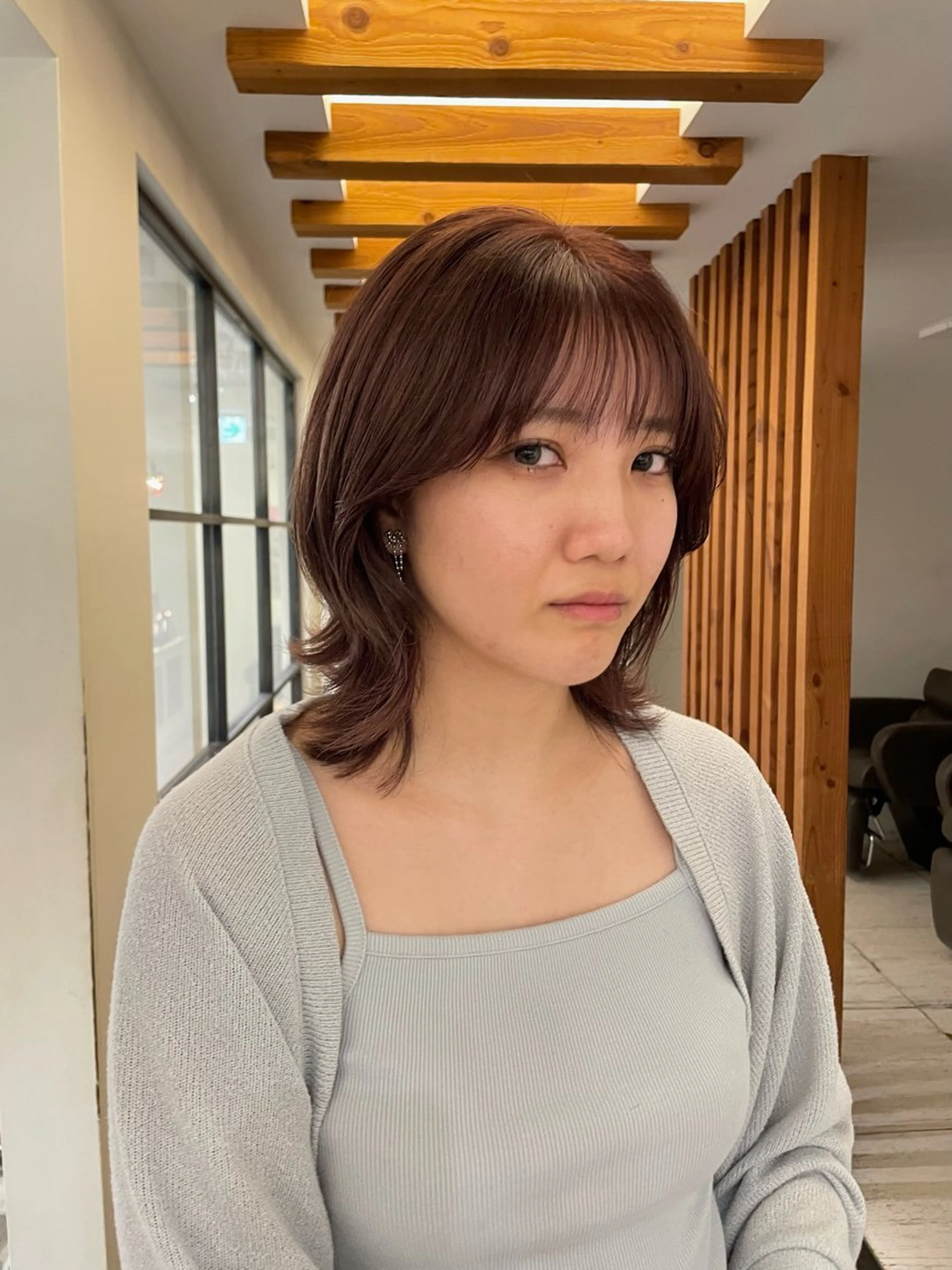 ミディアム カラー ブリーチ ブラウンカラー ピンクカラー ピンクブラウン ヘアカラー トリートメント リカ/ハイトーン ・オリーブ🍀のヘアスタイル