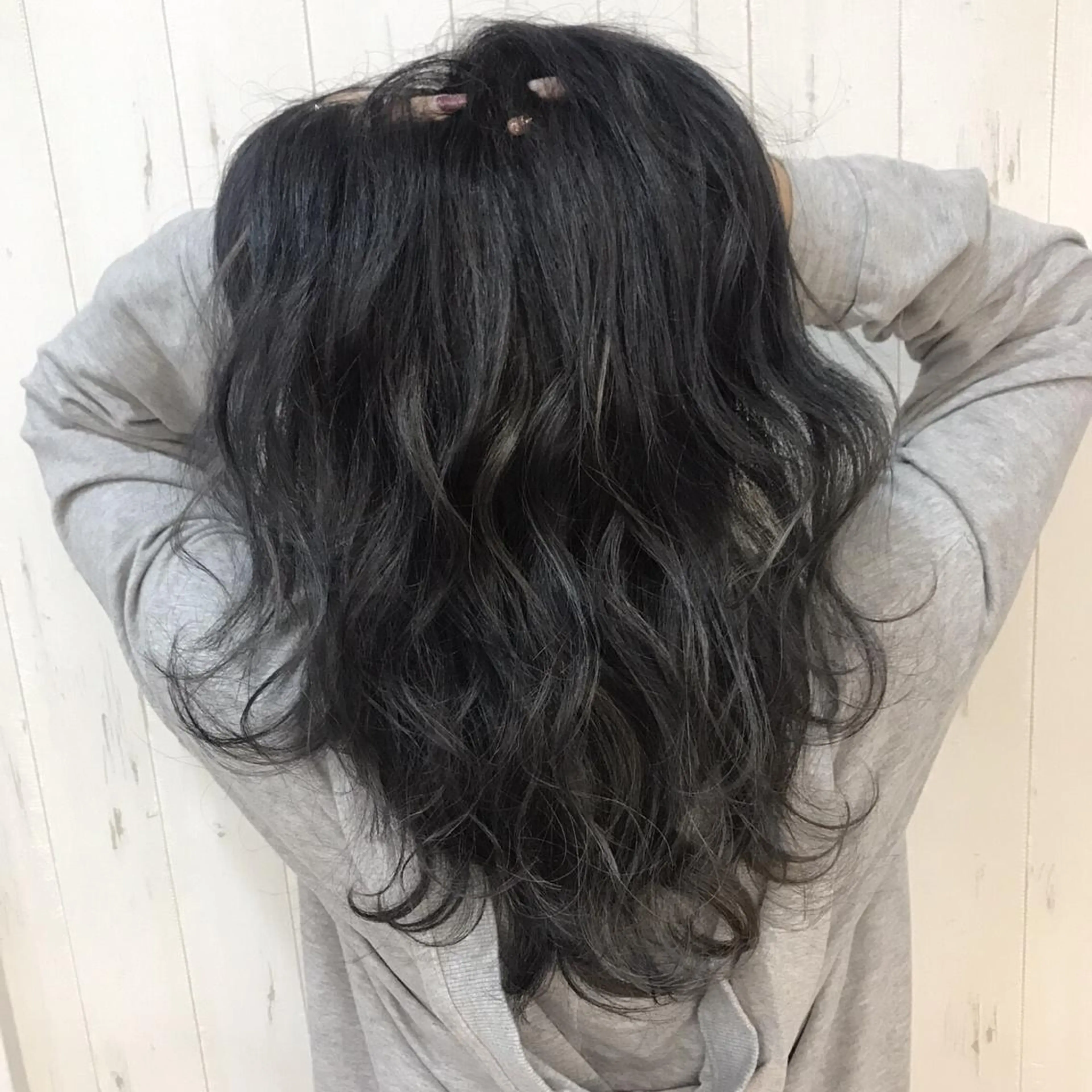 ロング カラー ヘアアレンジ ダークグレー メンズ似合わせ🪞 副店長 kotoriのヘアスタイル