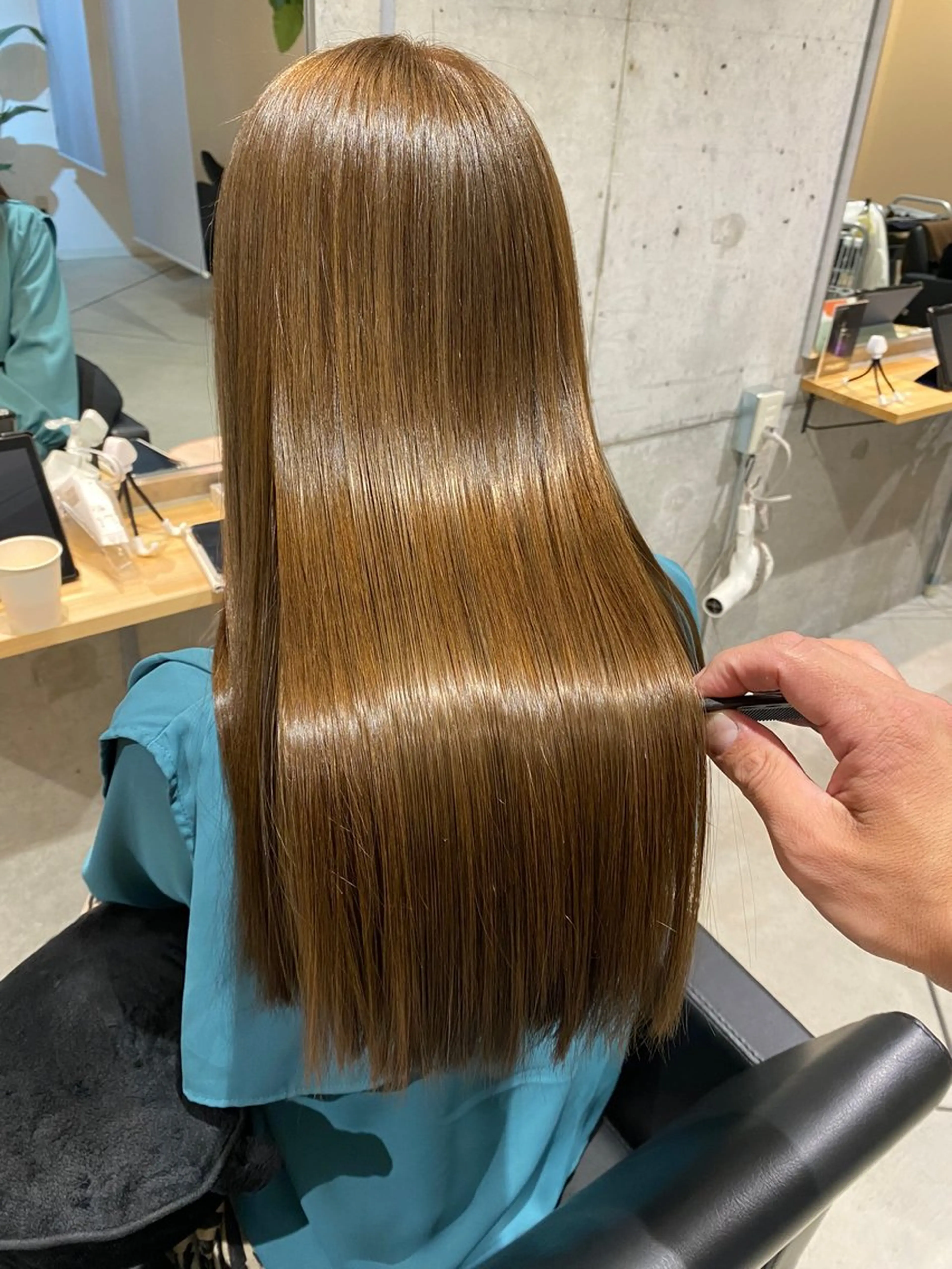 ロング ヘアカラー トリートメント 波濤 優季のヘアスタイル