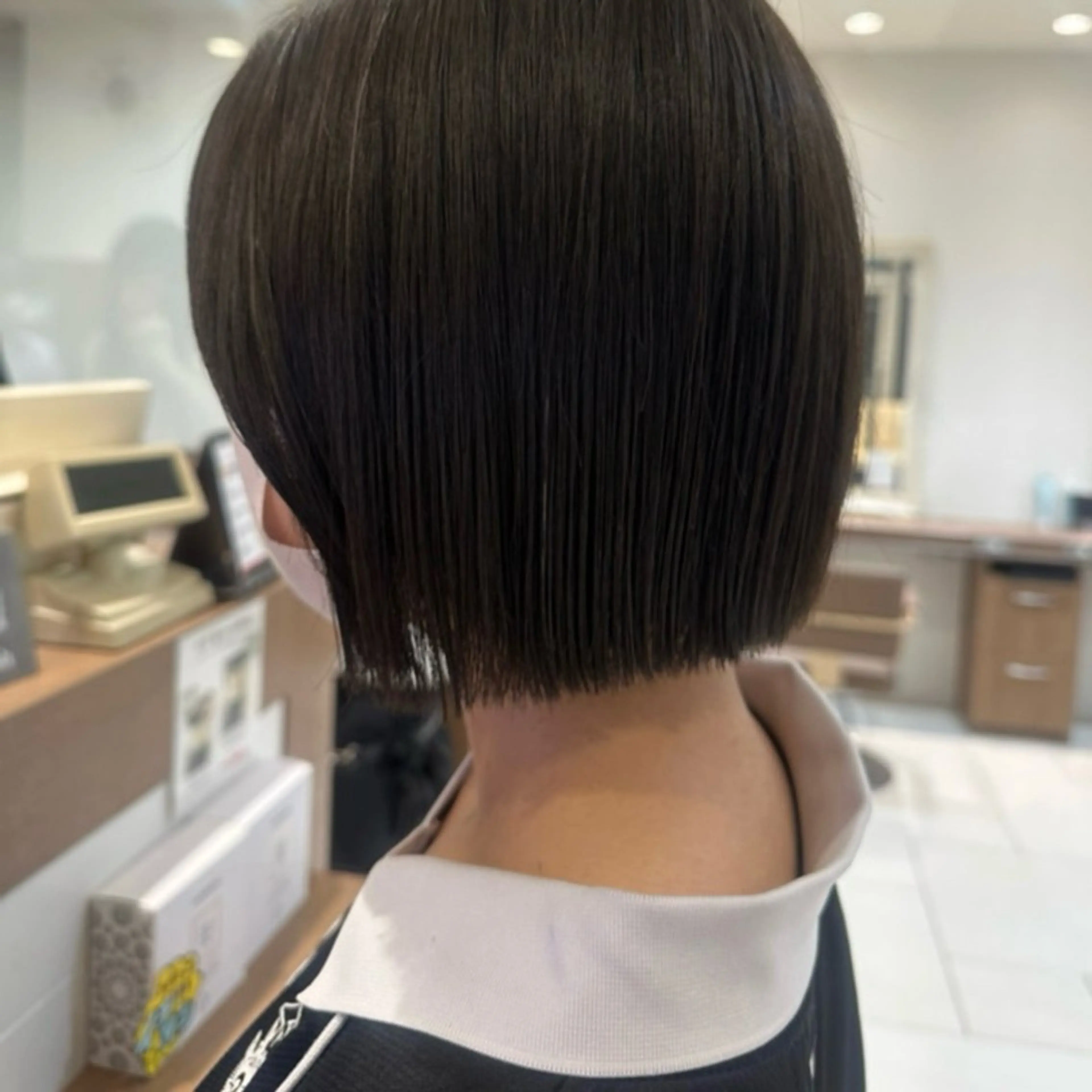 ミディアム 切りっぱなしボブ ボブ カット 田畑 あやののヘアスタイル