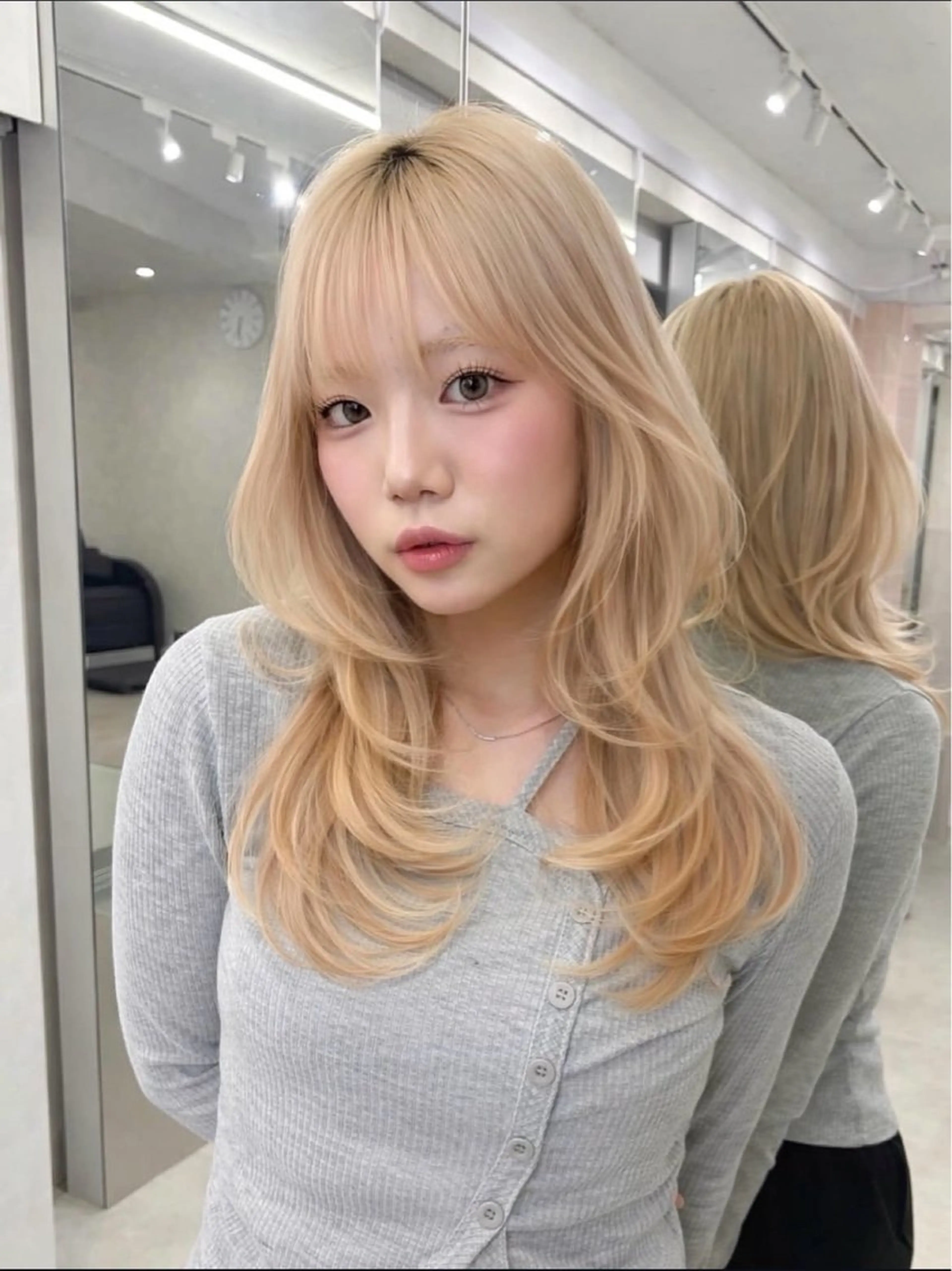 セミロング ヘアカラー 🫧ミルクティー ブリーチRIKU🫧のヘアスタイル