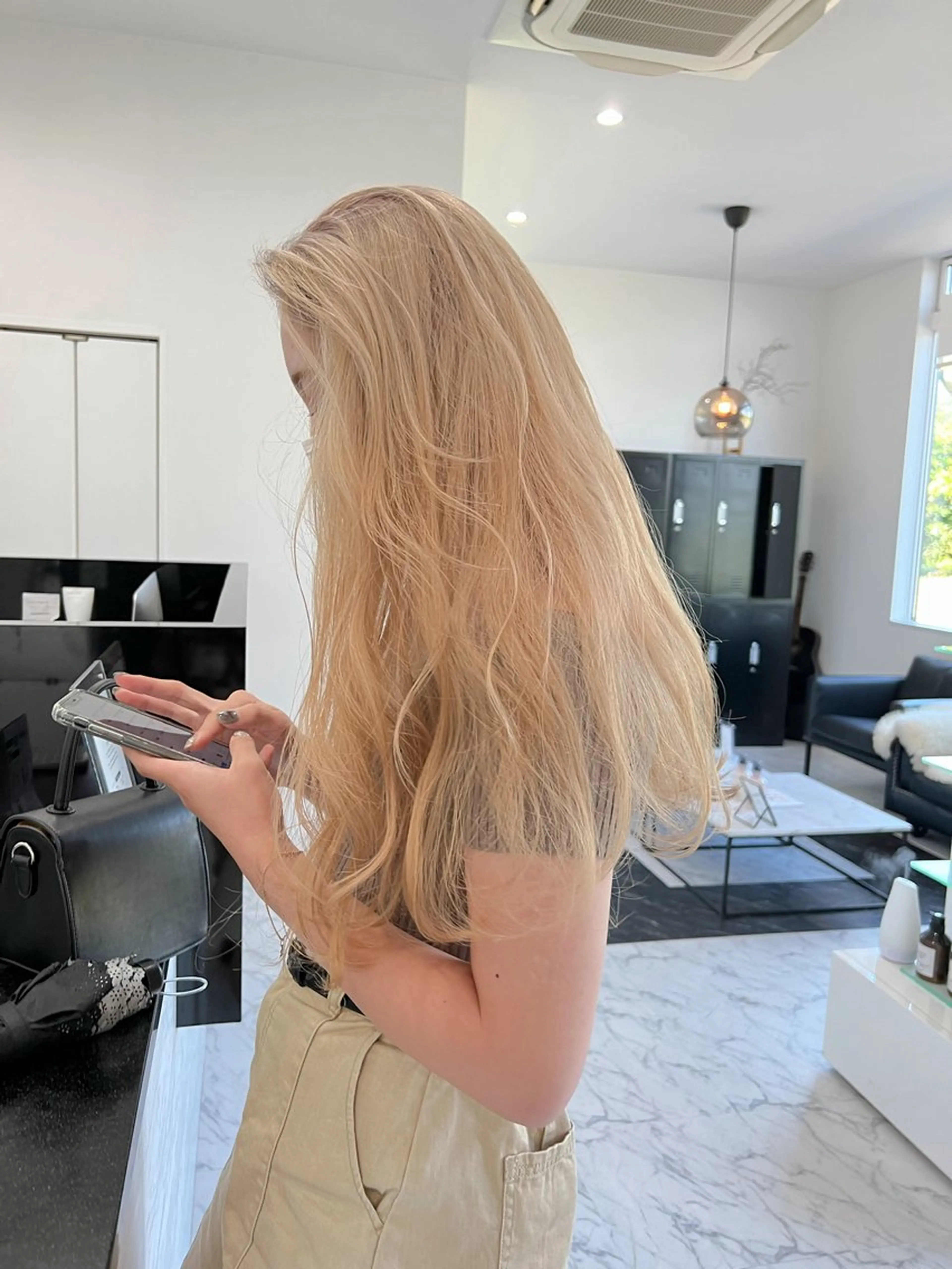 リタッチブリーチ＋カラー＋トリートメントの写真