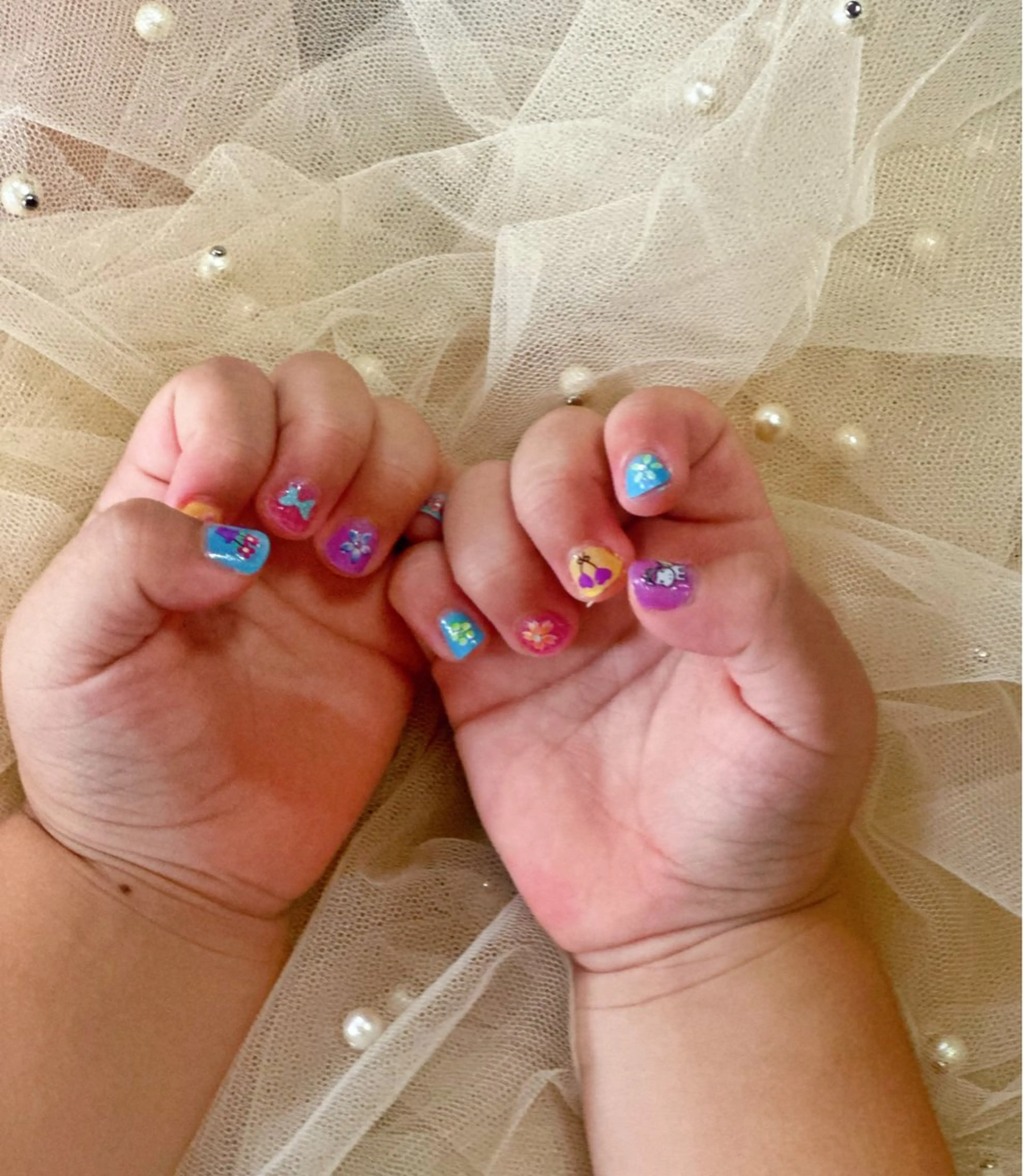 キッズ ema nailのネイルデザイン