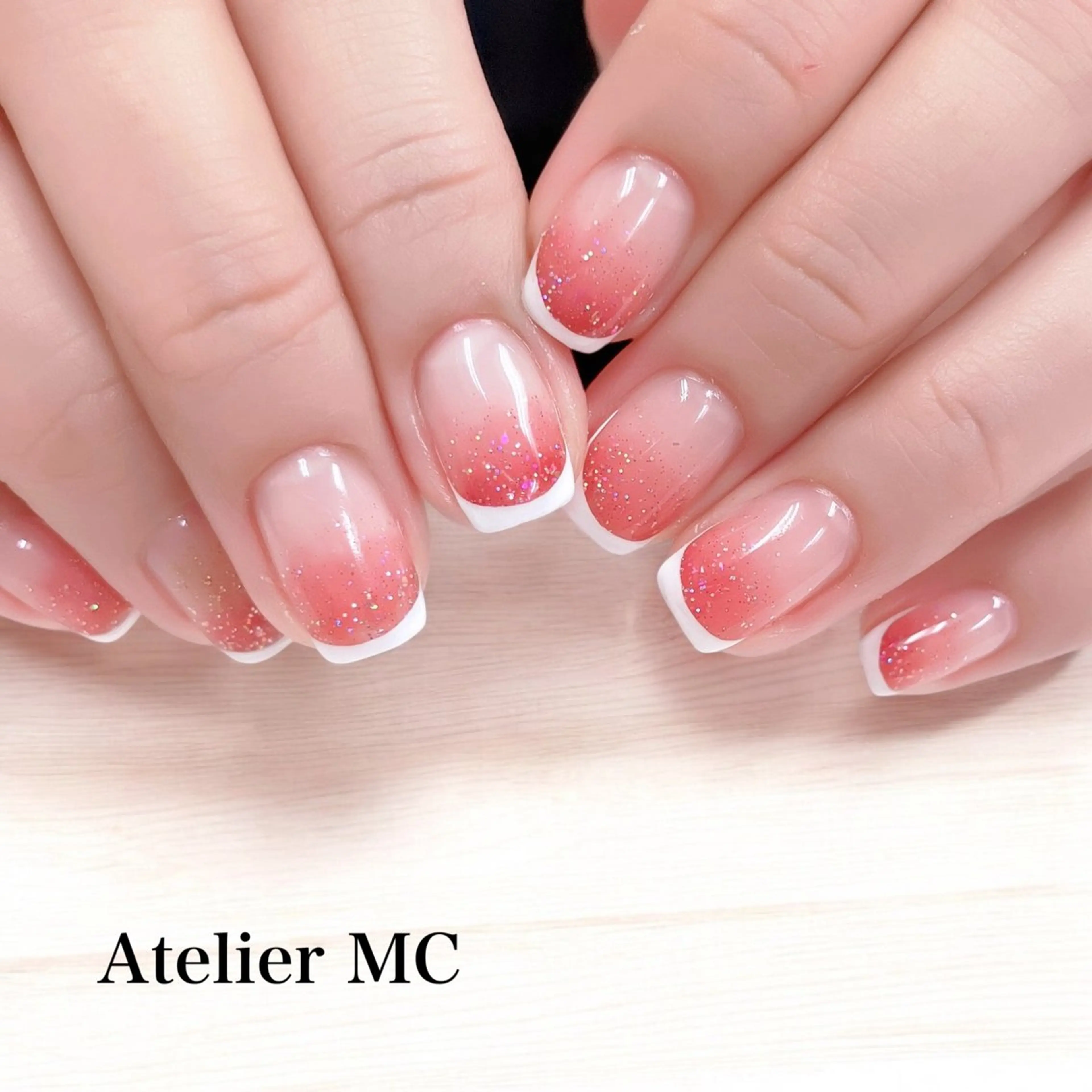 ★限定色キラグラ+白or黒フレンチ★の写真