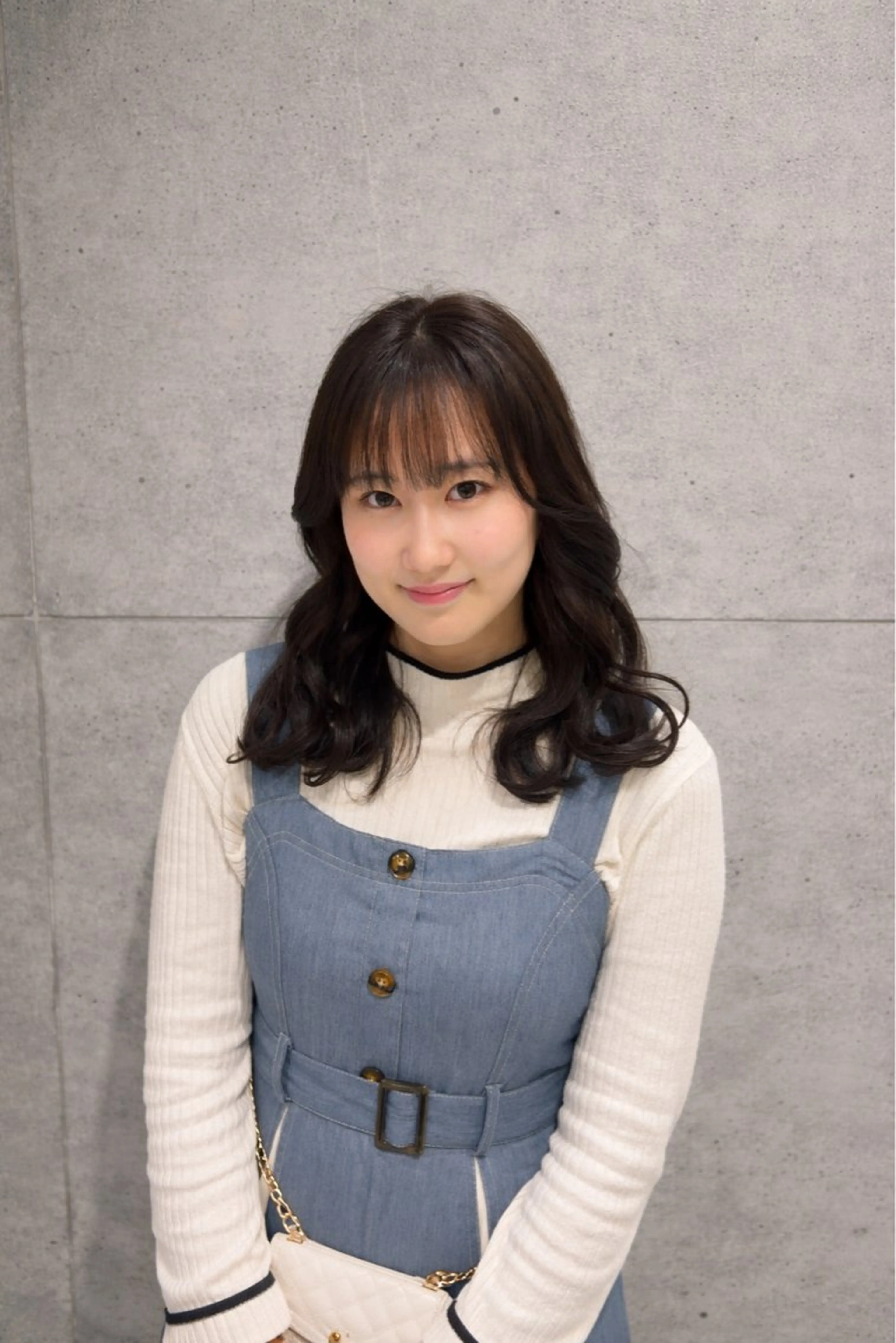 セミロング 🖤yumi🖤🎀 透明感カラー韓国ヘアのヘアスタイル