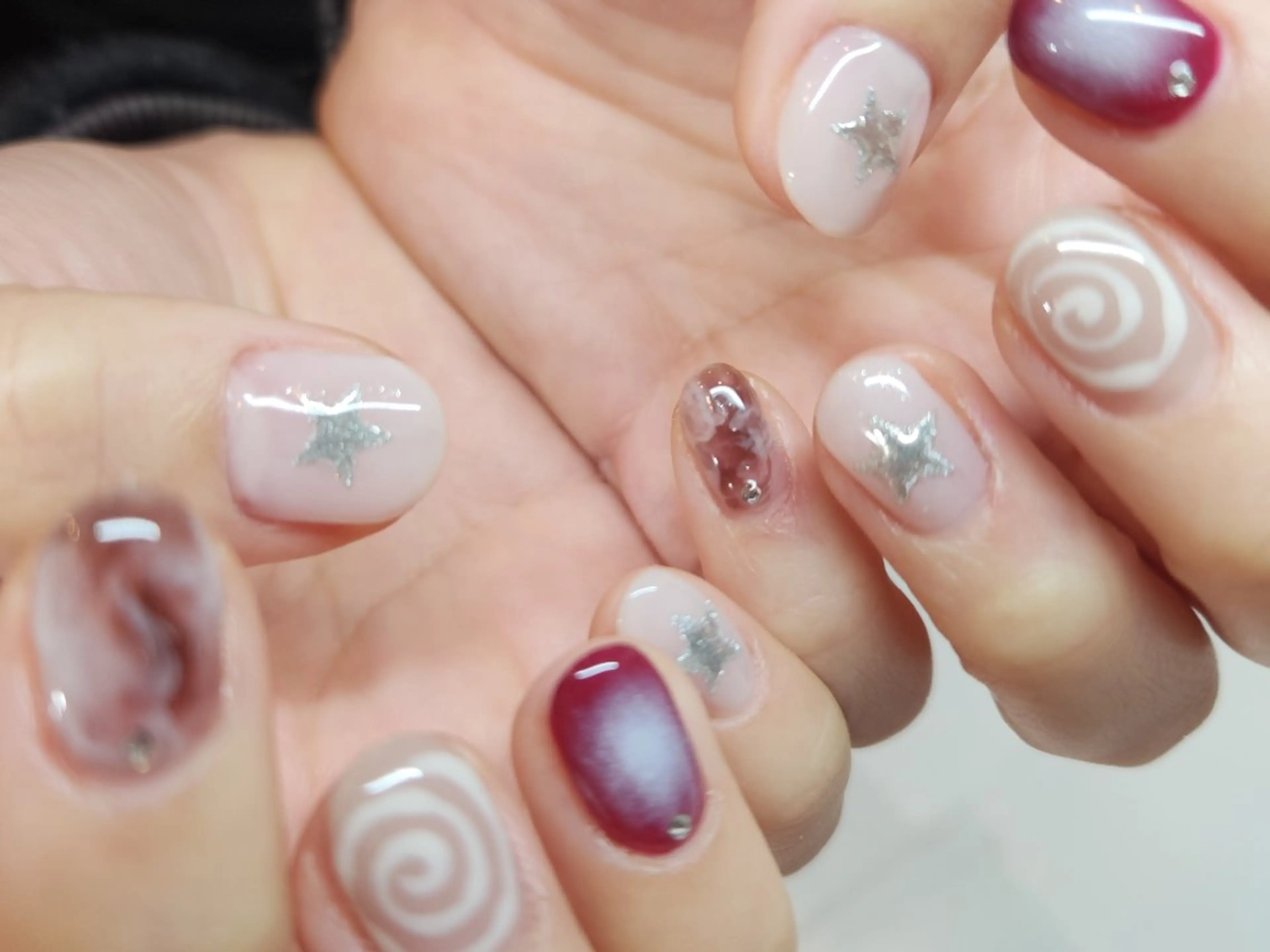 ネイル ニュアンスネイル 冬ネイル クリスマス ハンドネイル NailSalon  N.中目黒のネイルデザイン