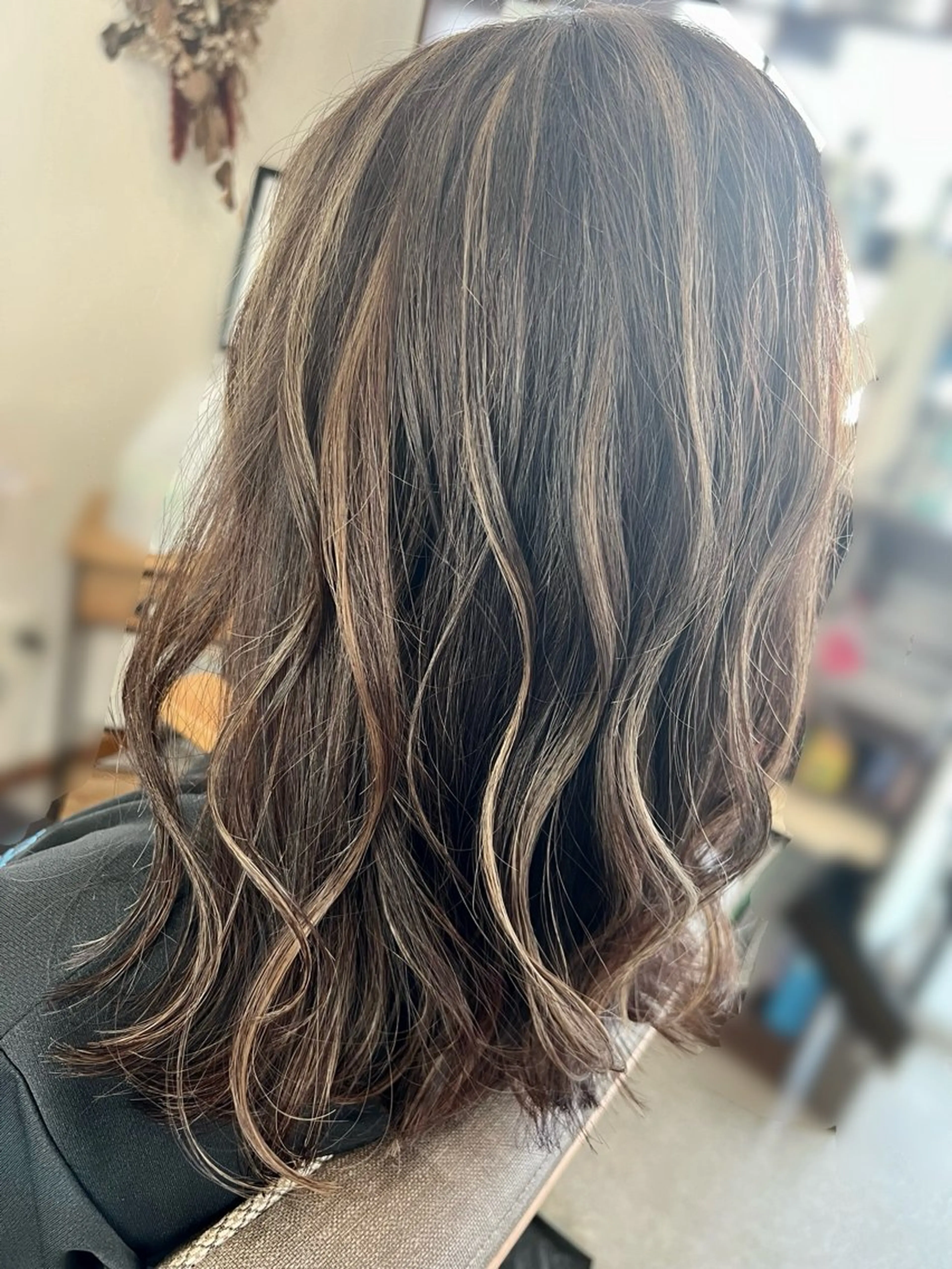 セミロング カラー ベージュカラー ハイライトカラー ハイライト トリートメント カット ヘアカラー トリートメント hair works raptureのヘアスタイル