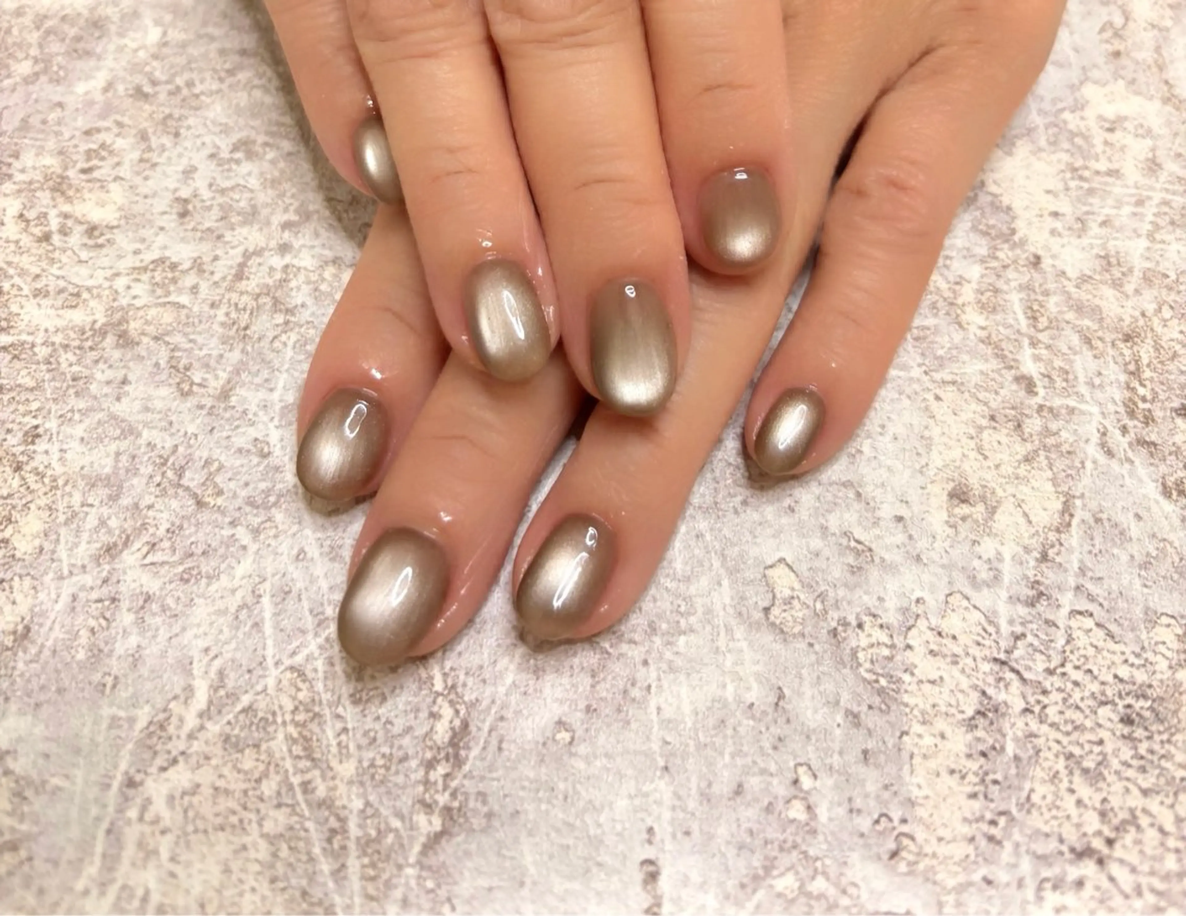 ネイル マグネットネイル Lowé所属・Lowé みるくのネイルデザイン