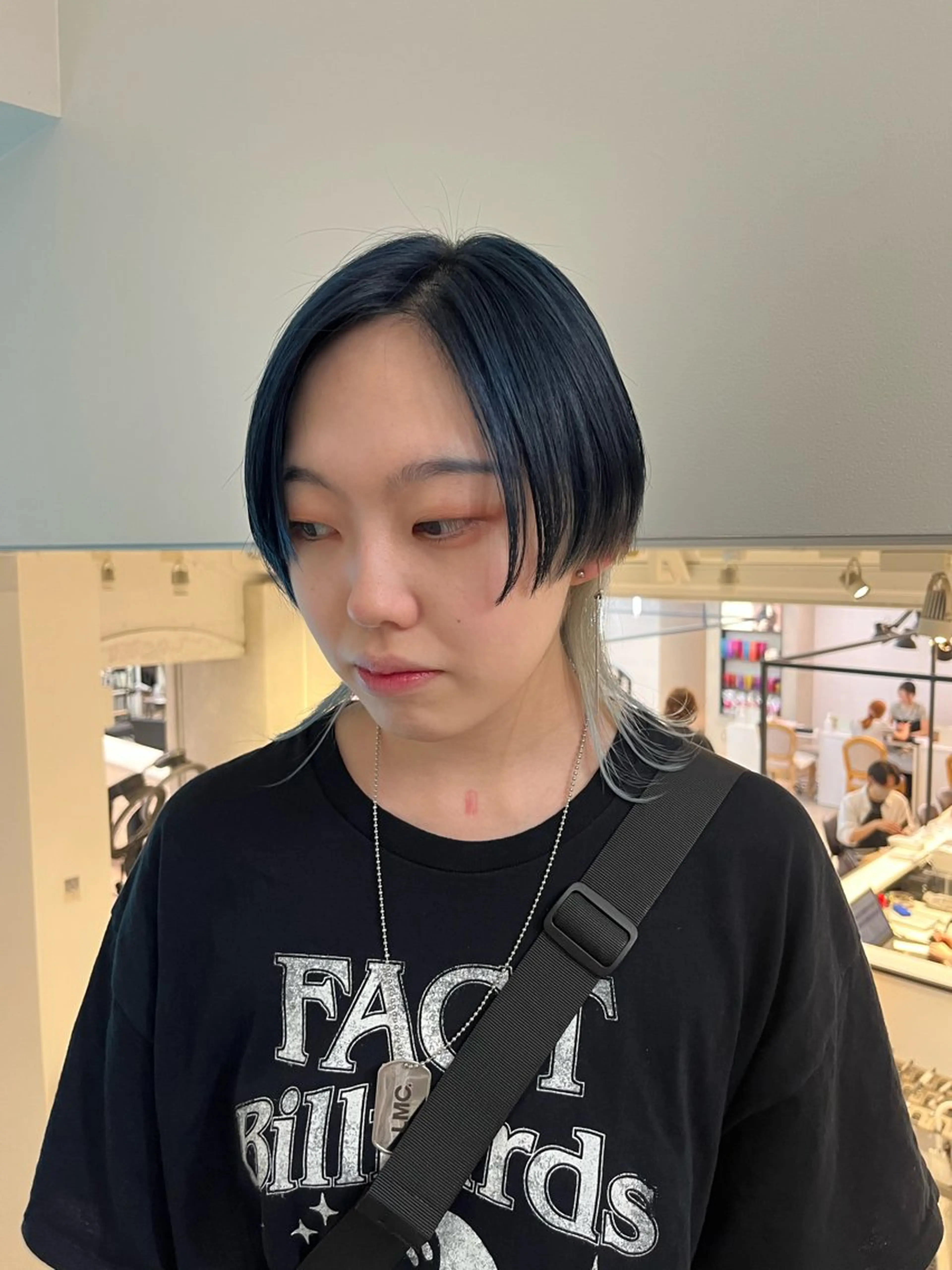 カラー 黒髪 ブルーカラー ブルーブラック デザインカラー ハイトーンカラー ヘアカラー 吉祥寺/個性派/ kazuha🩰のヘアスタイル