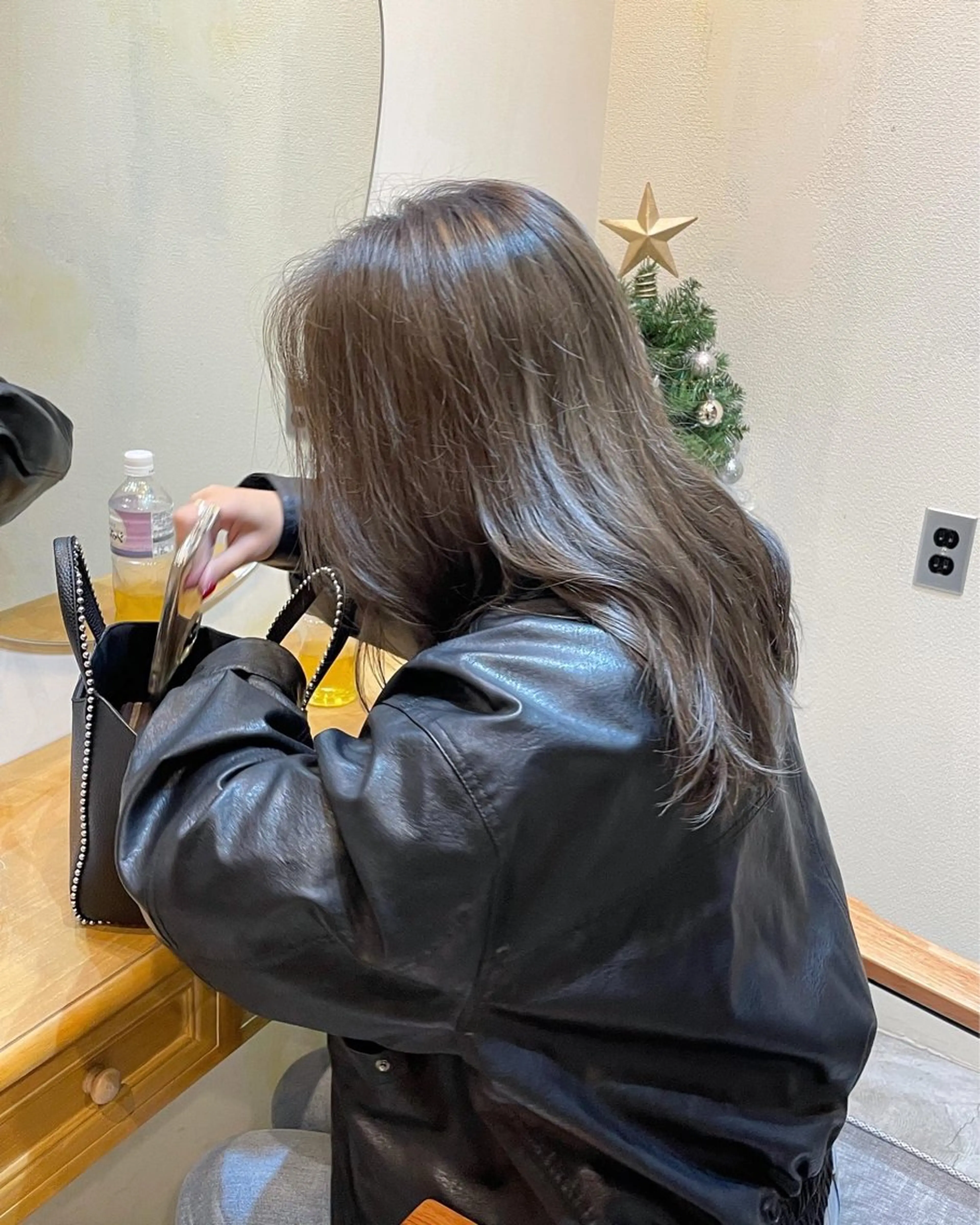 ロング カラー 🍋透け感カラー🍃 オリーブ🍐Kahoのヘアスタイル