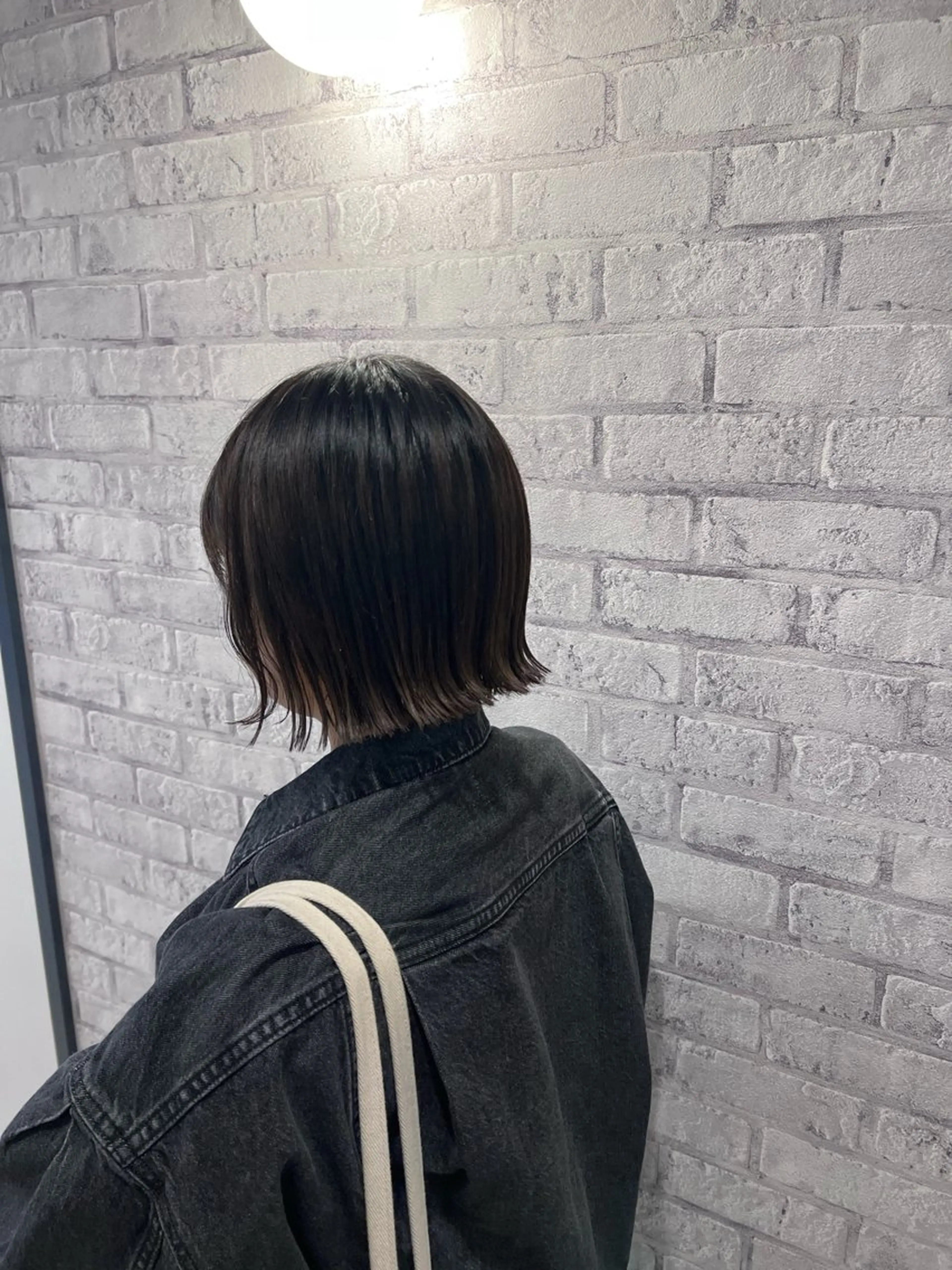 ミディアム カラー 切りっぱなしボブ ボブ 外ハネヘア カット ヘアカラー "今"だけでない美髪 KOTOMIのヘアスタイル