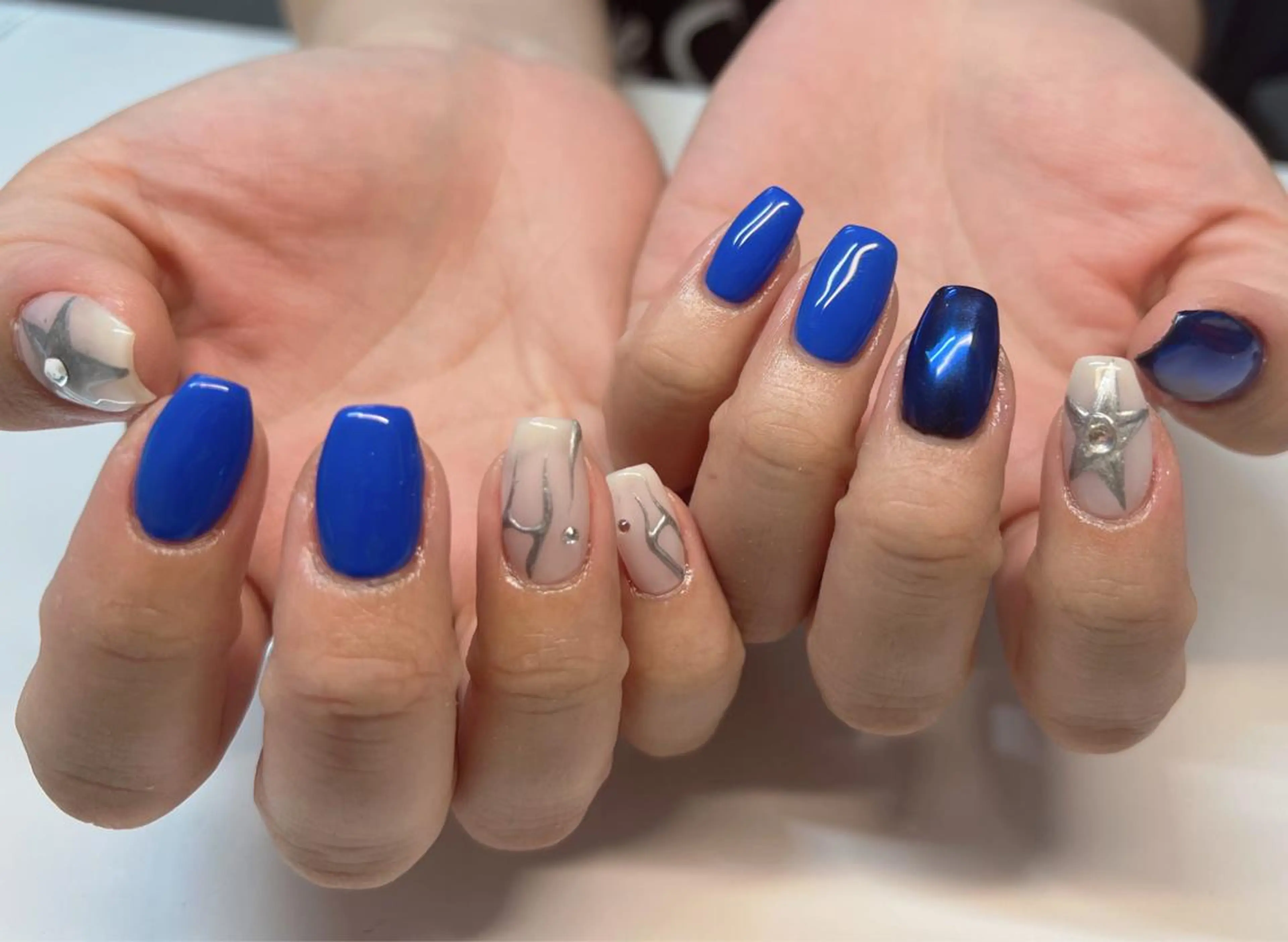 ネイル ハンドネイル Nail Salon L'arc所属・💊大阪/心斎橋 moni🧠のネイルデザイン