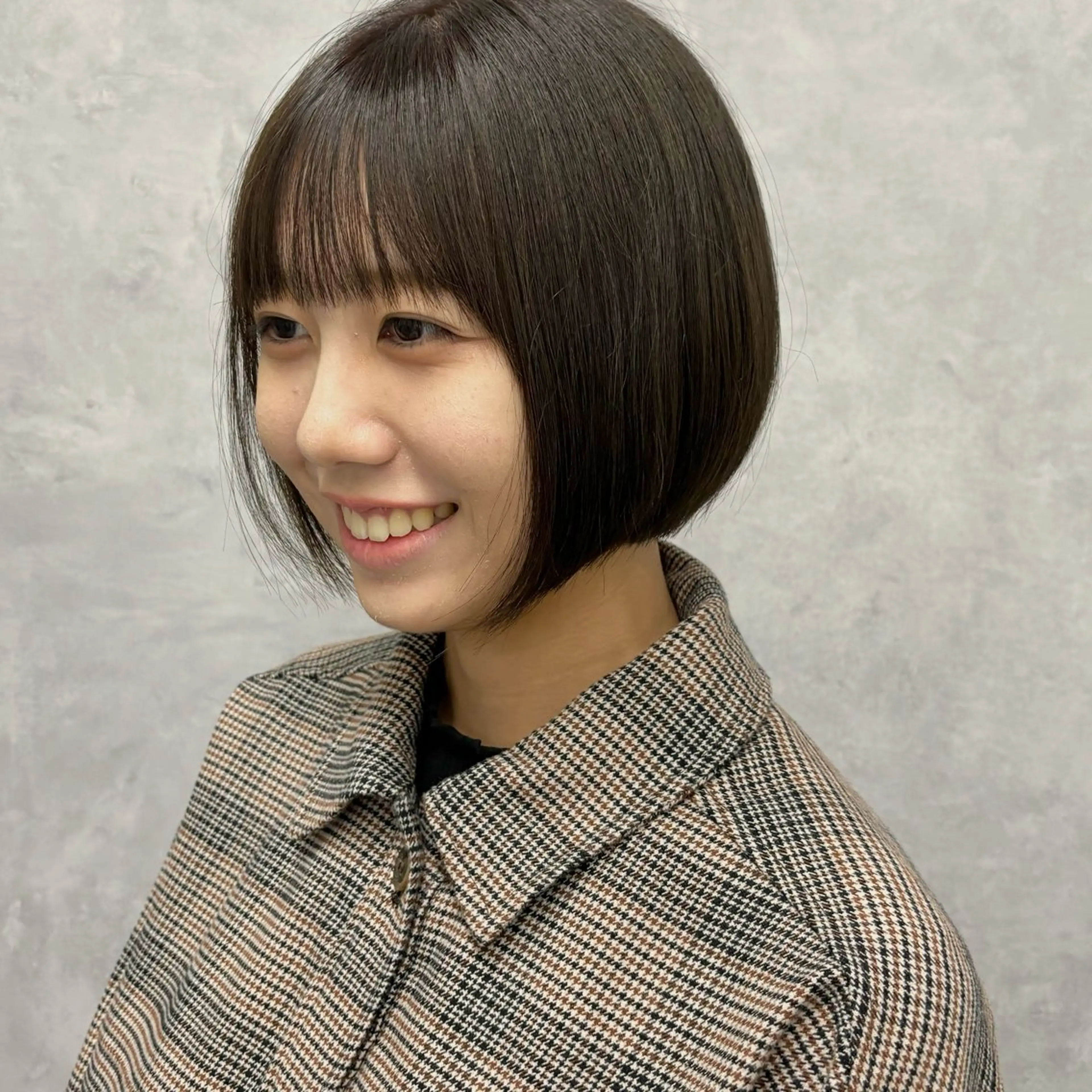 ショート カット NUMBER_ ユイナのヘアスタイル