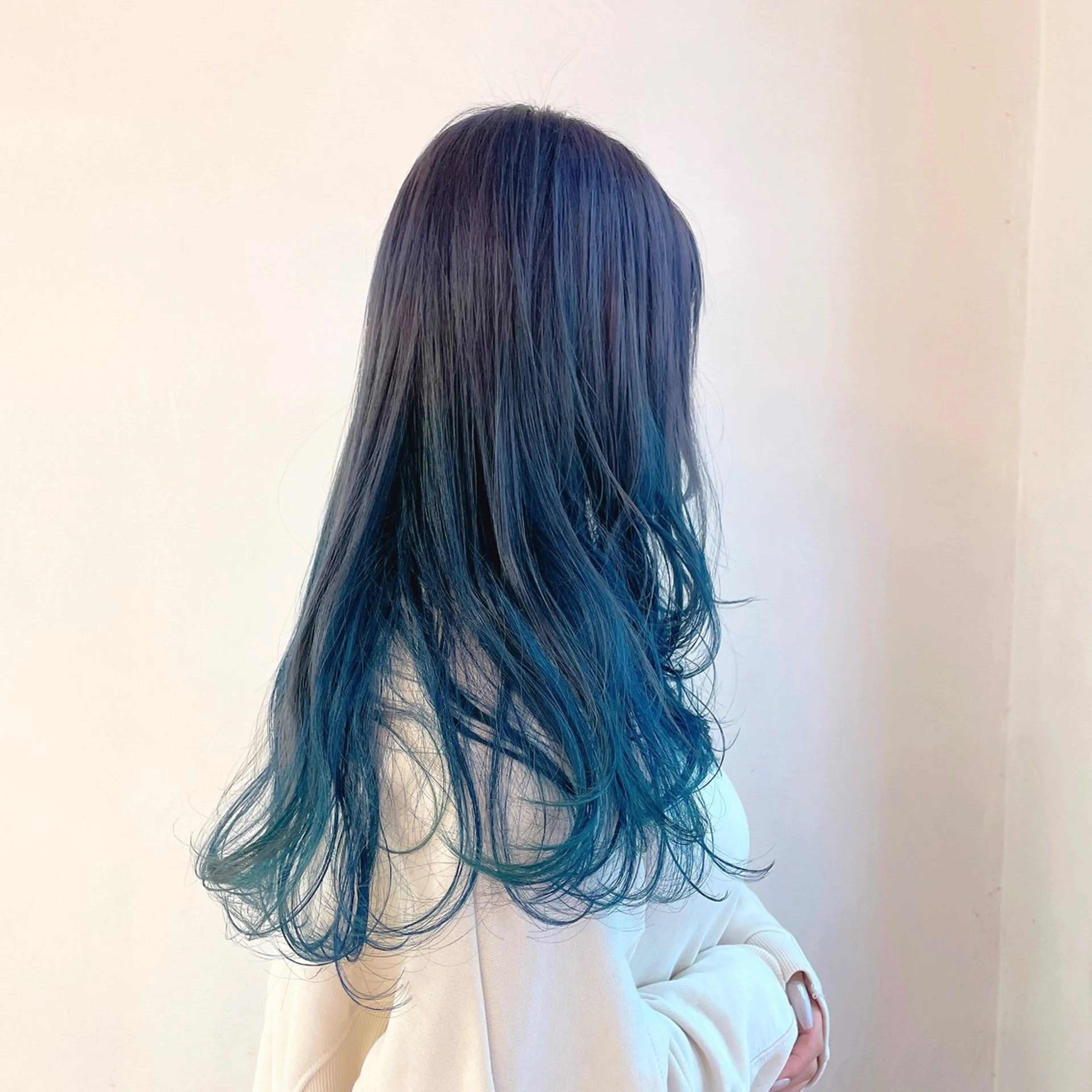 ロング カラー バレイヤージュ ブリーチ ブルーカラー ケアブリーチ ダークグレー ヘアカラー トリートメント デザインカラー 髪質改善Lilithのその他イメージ