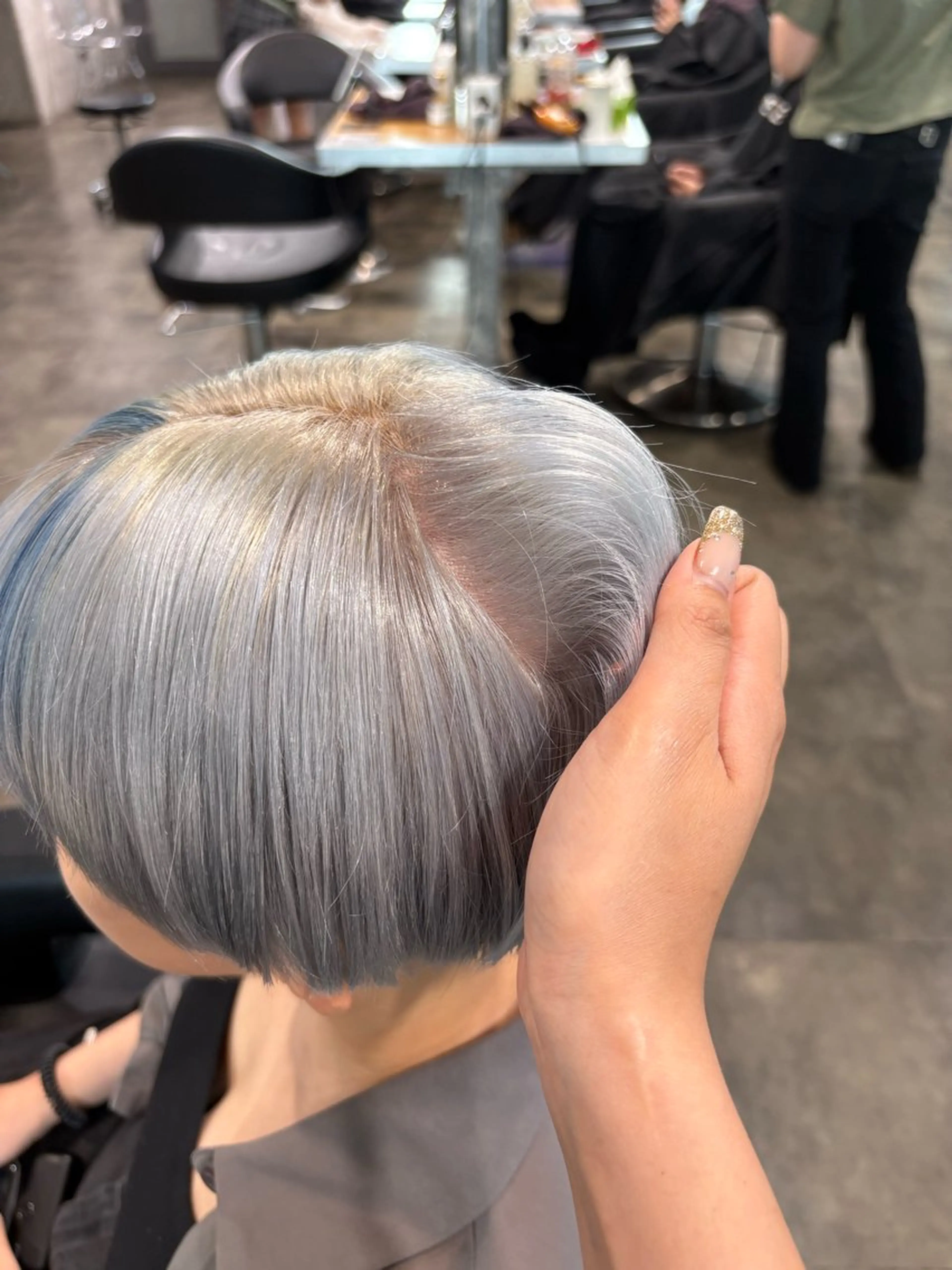 ショート カラー ヘアカラー ハイトーン 横浜💞ミオのヘアスタイル