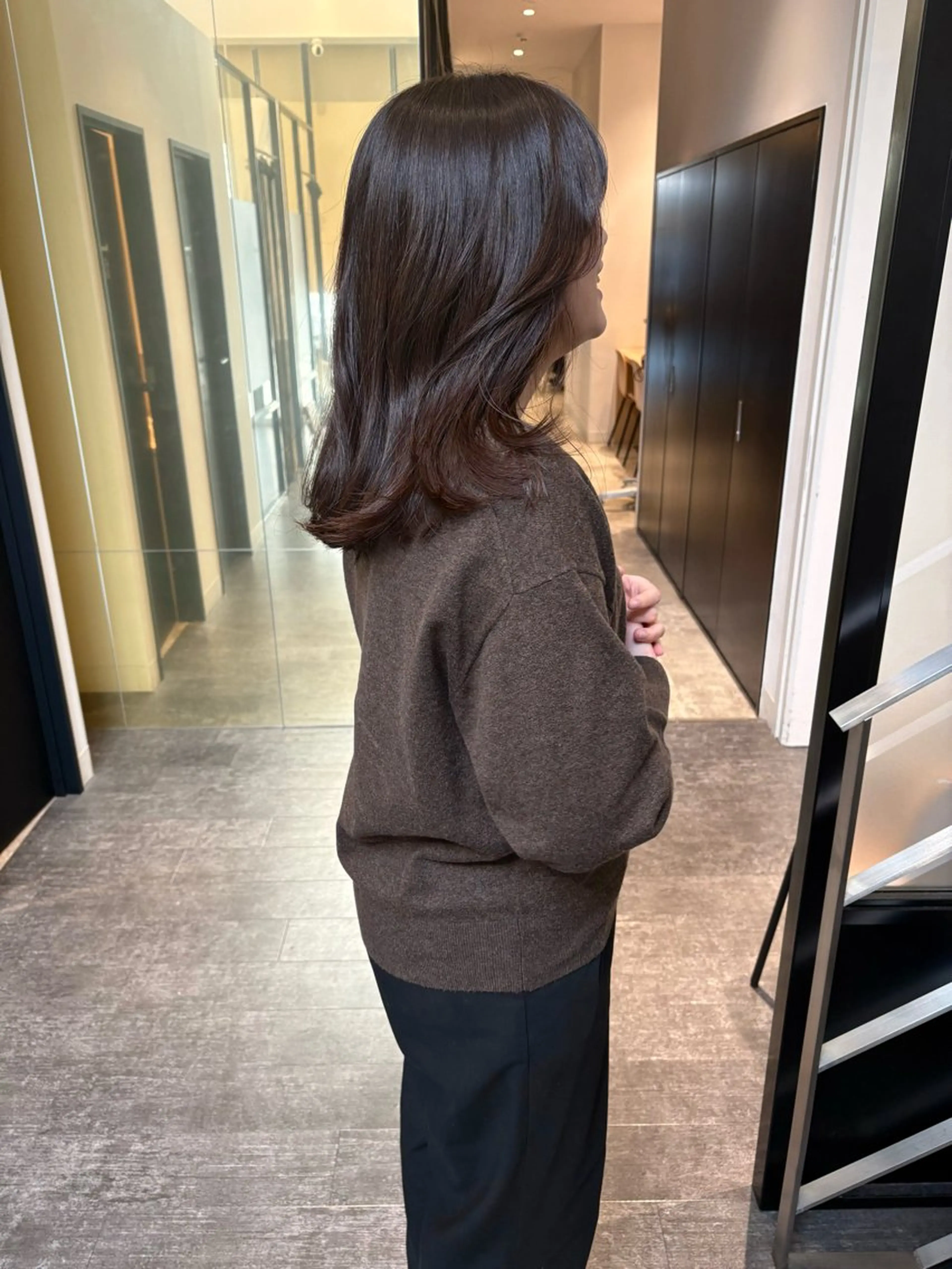 ミディアム カラー 顔周りカット カット ヘアカラー mao ｜ 柔らか艶カラー🫧のヘアスタイル