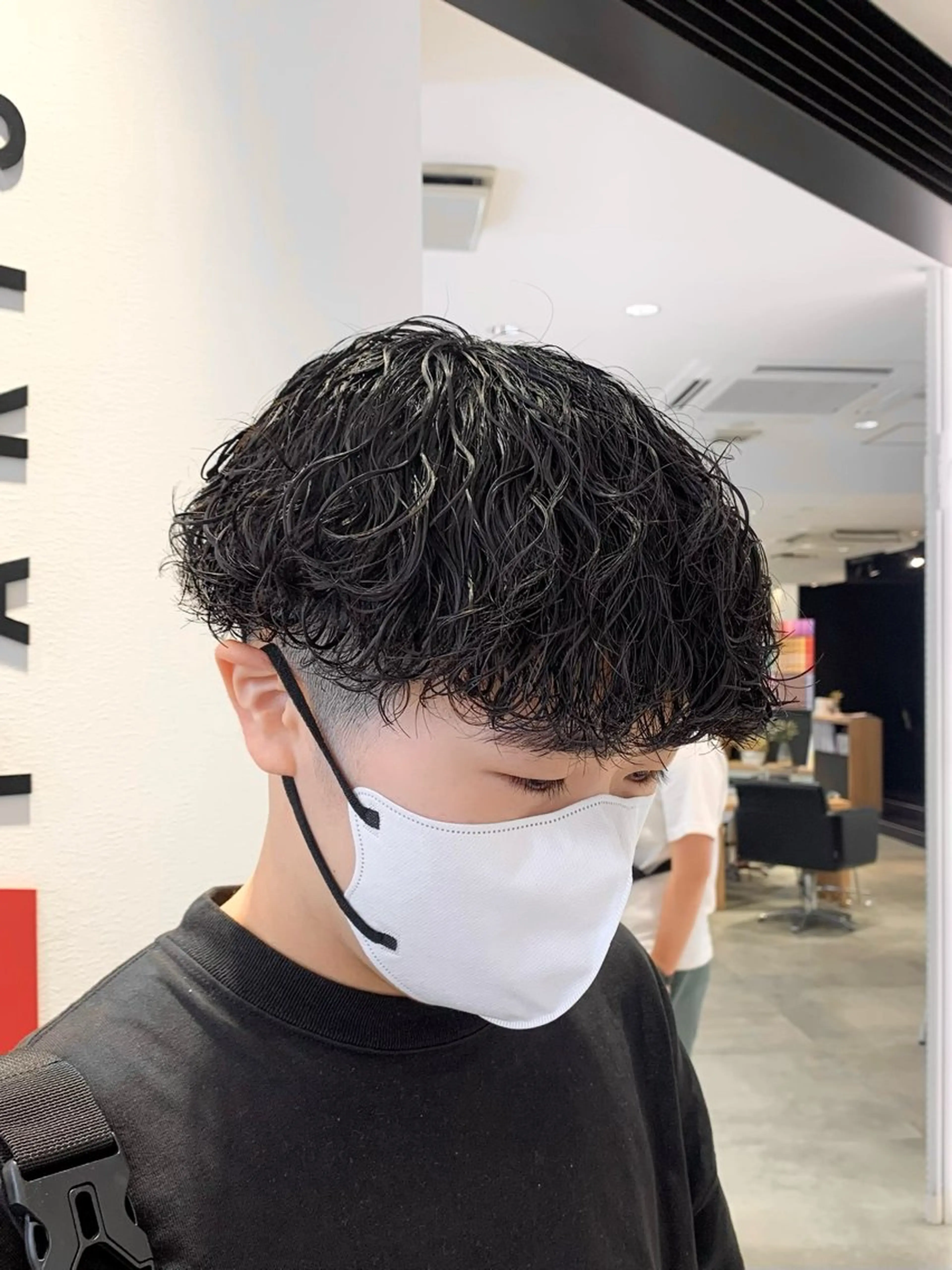 ショート パーマ メンズ メンズパーマ 波巻きパーマ メンズカット・ パーマ🎈はなさかのヘアスタイル