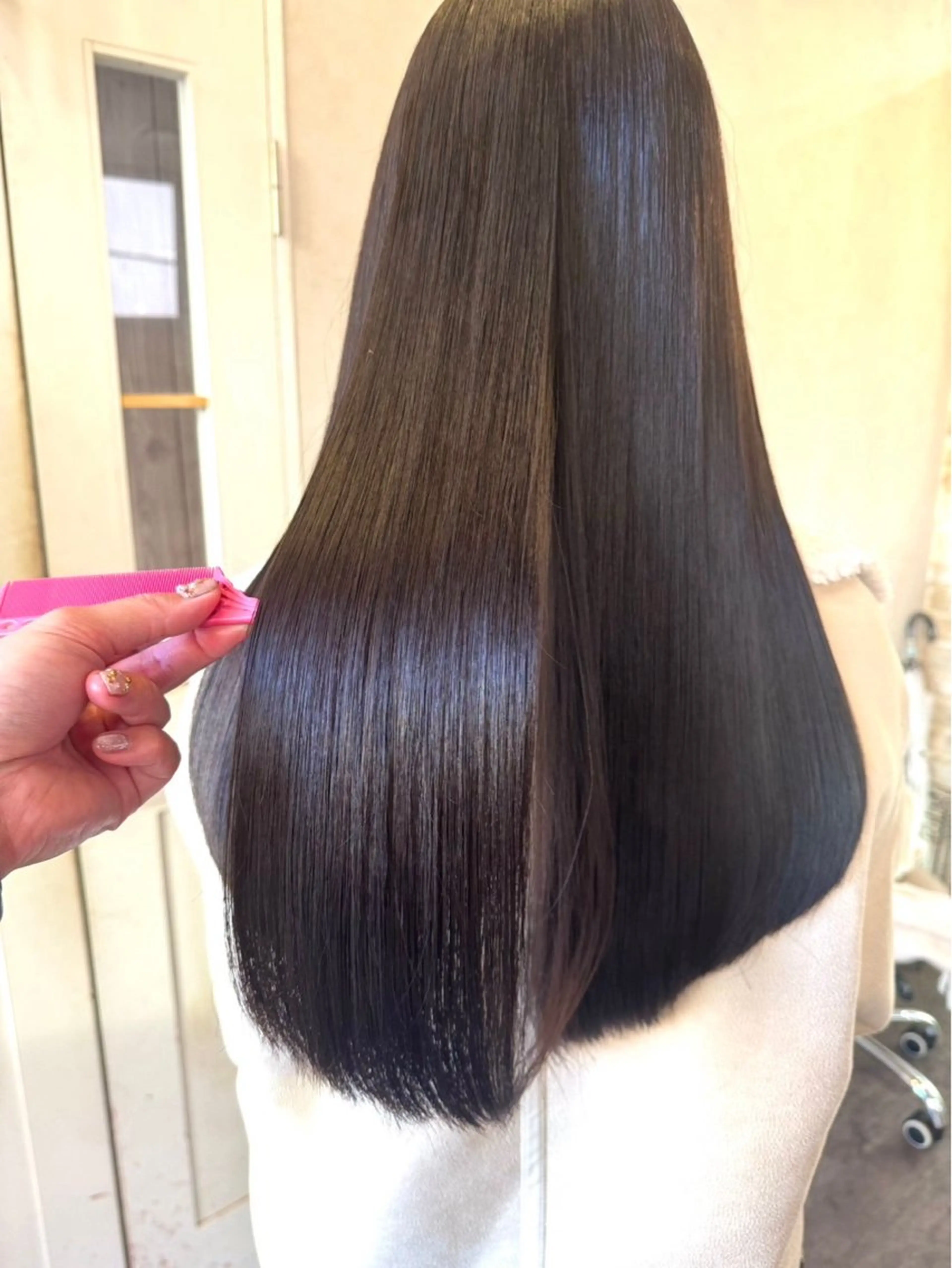 ロング カット 縮毛矯正 トリートメント 艶カラー✨️派手髪 🦄renのヘアスタイル