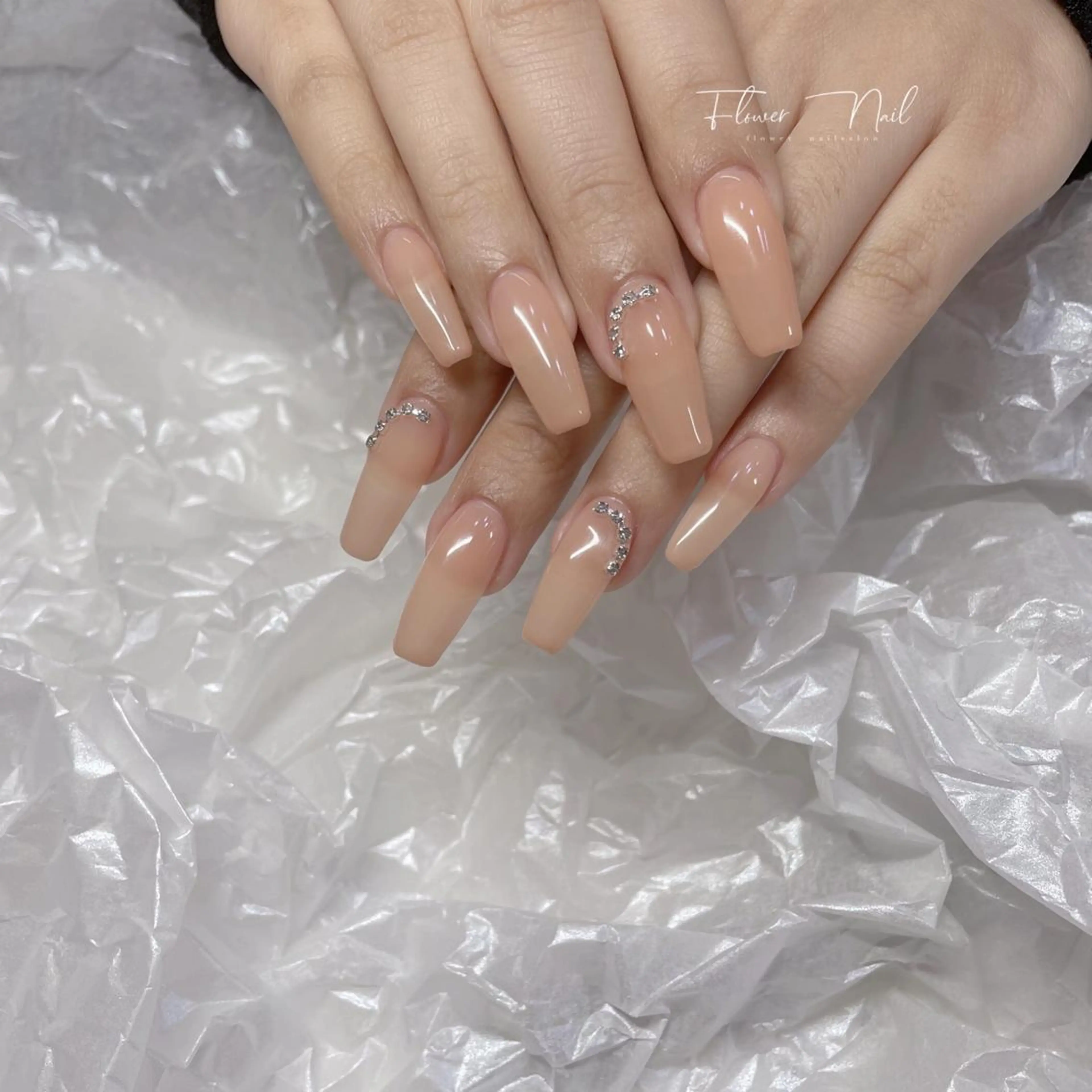 ネイル ストーンネイル ハンドネイル ハンドケア flower nailsalon所属・Flower nailのネイルデザイン