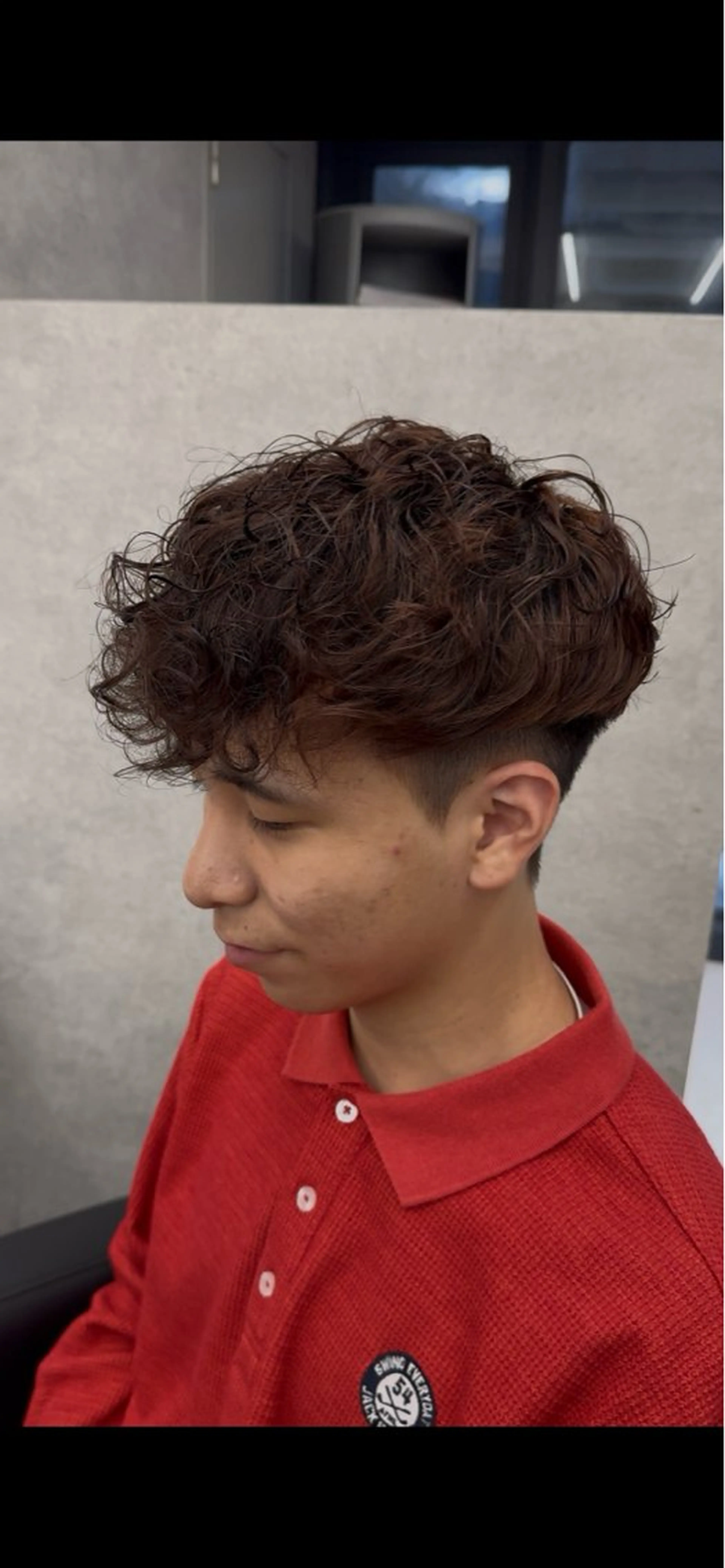 ミディアム パーマ カット パーマ トリートメント シャドウ/波巻き /フェザー/郷田悠太のヘアスタイル