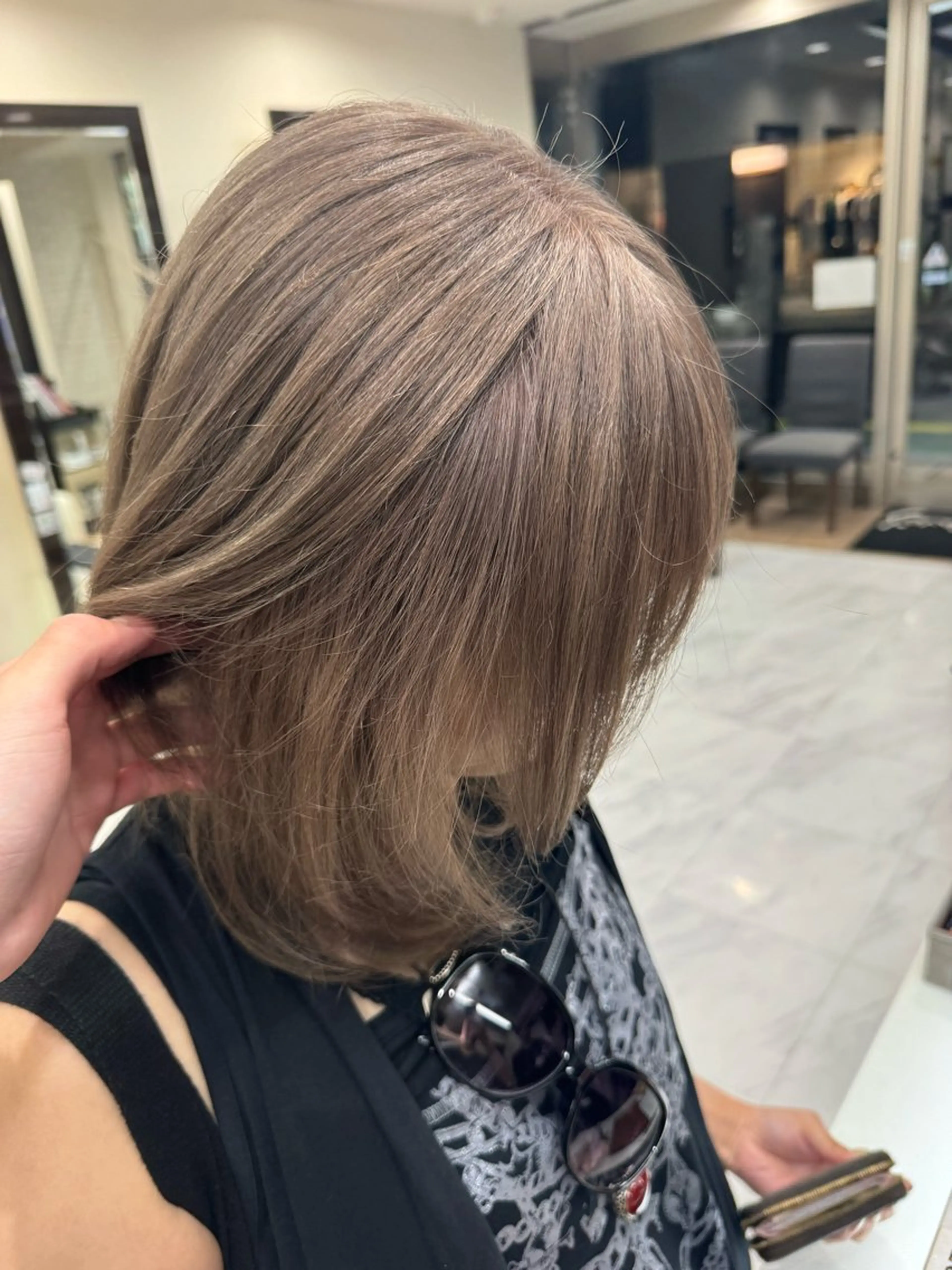 セミロング カラー ☘️上村 ☘️髪質 改善/透明感カラーのヘアスタイル