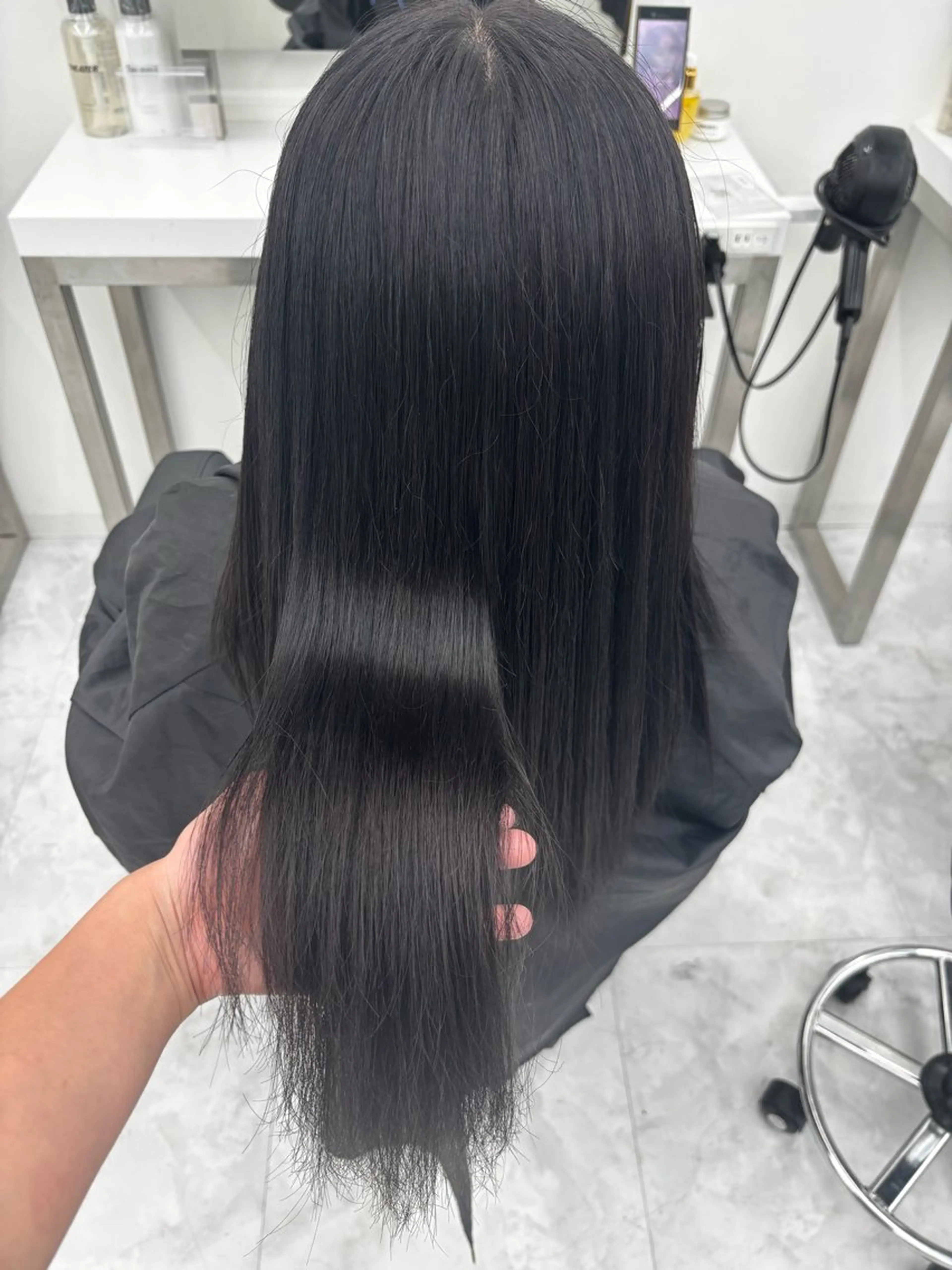 ロング HINAKO🩵 寒色カラー🪽のヘアスタイル