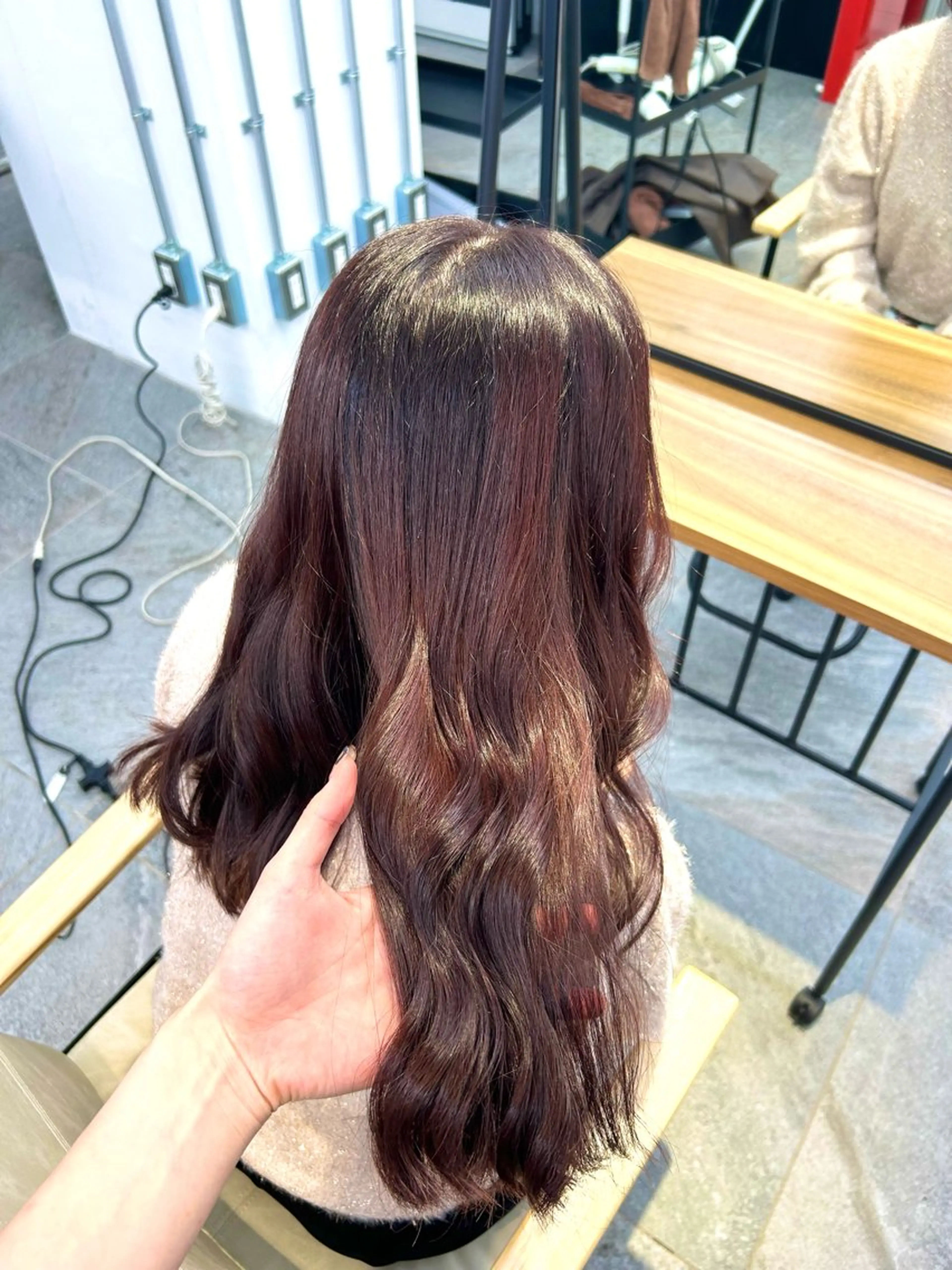 ロング ケアカラー ピンクブラウン Kurumi リトル渋谷のヘアスタイル