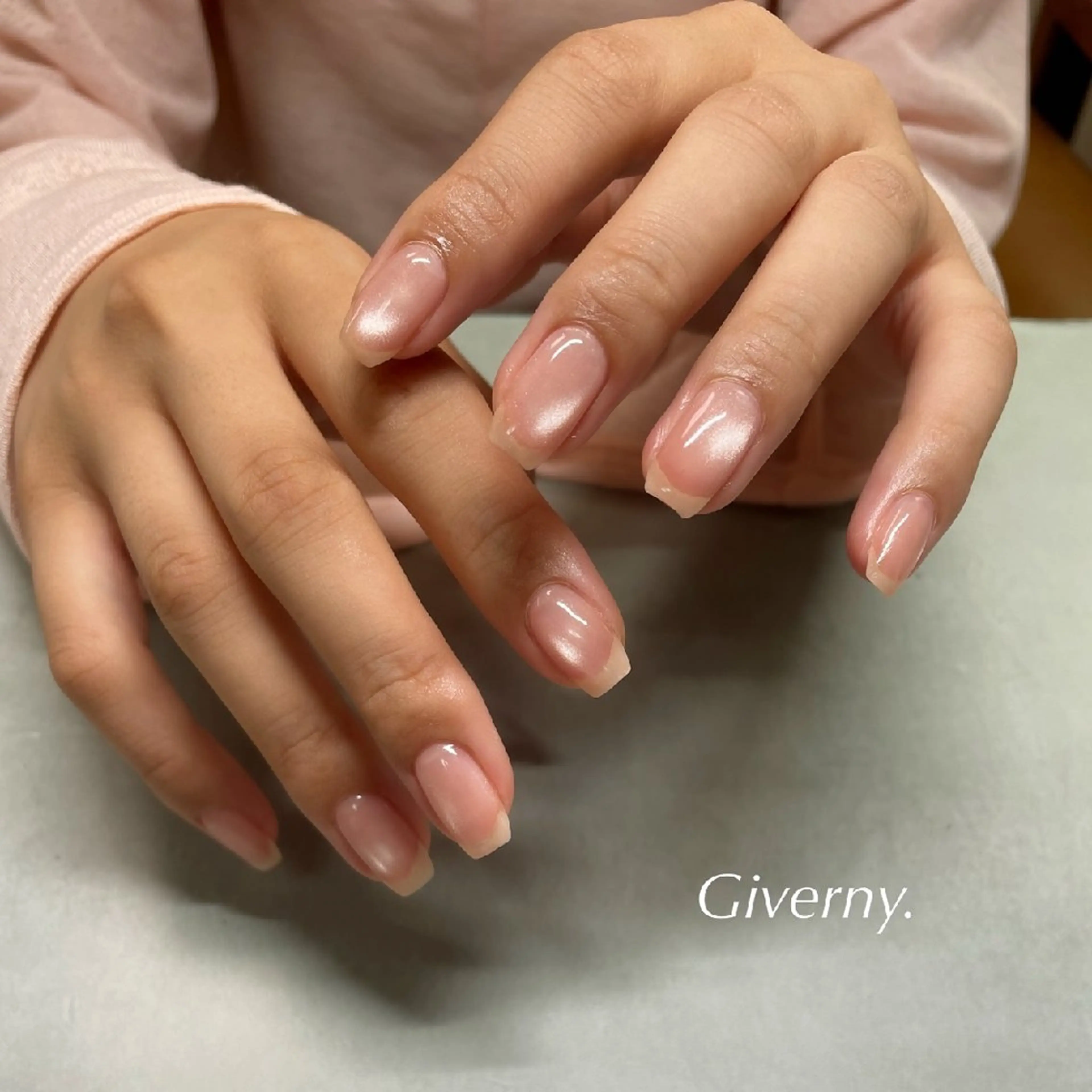 ネイル マグネットネイル ワンカラーネイル 夏ネイル ハンドネイル Giverny .のネイルデザイン