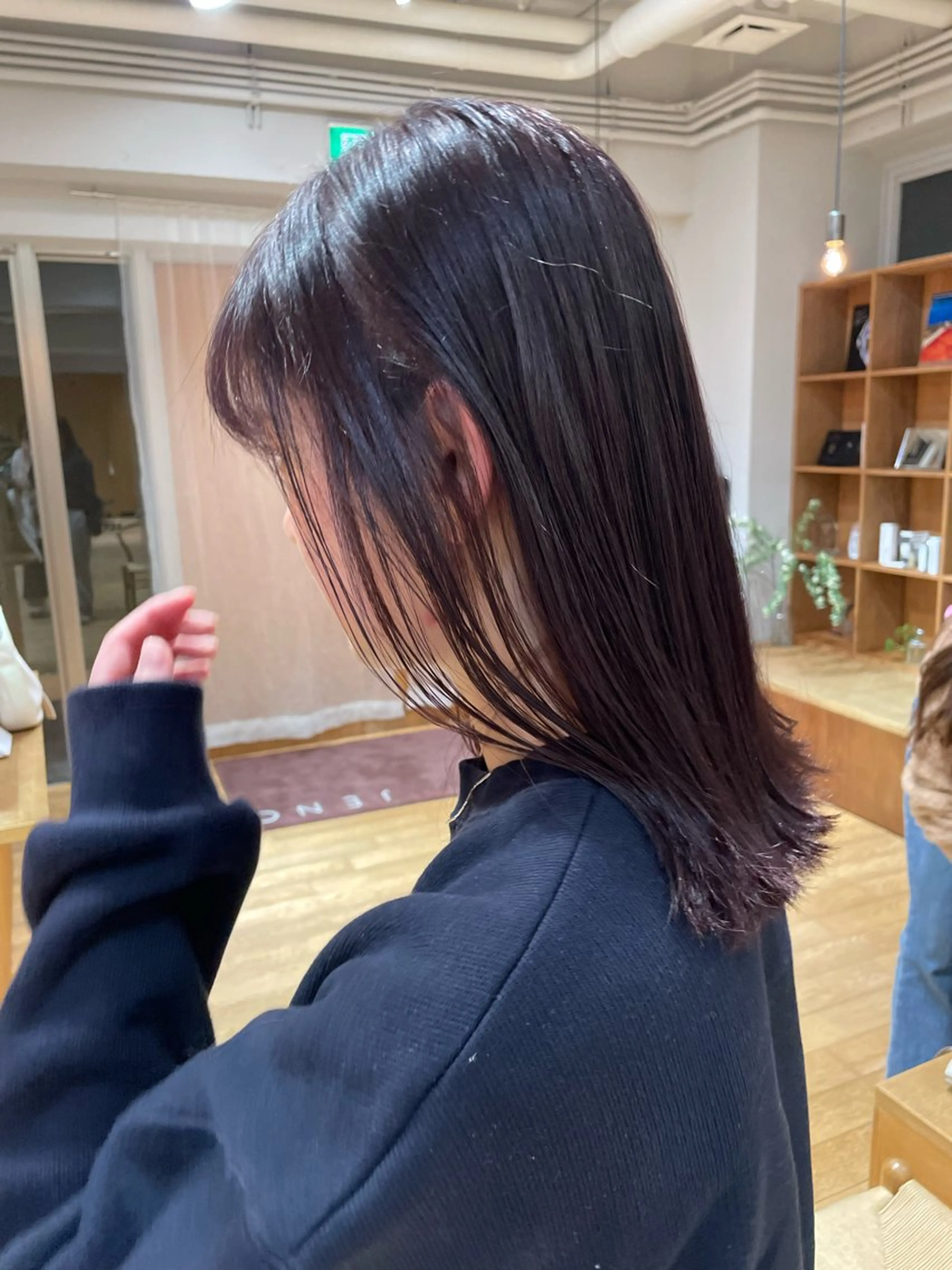 ミディアム カラー 透明感カラー 大橋 芽衣のヘアスタイル
