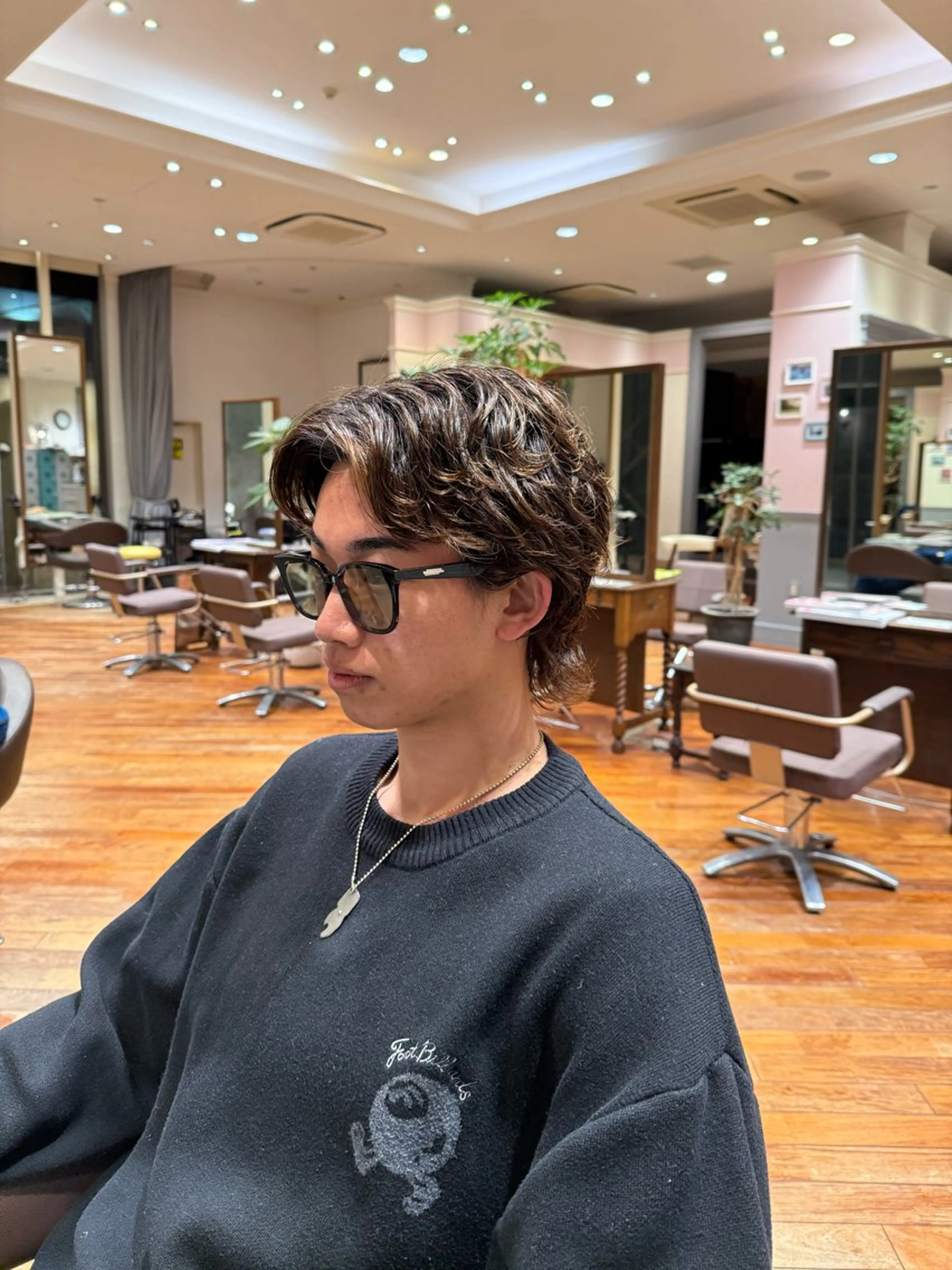 パーマ メンズ メンズブリーチ メンズパーマ メンズウルフカット ウルフカット 大阪梅田 稲葉利也斗のヘアスタイル