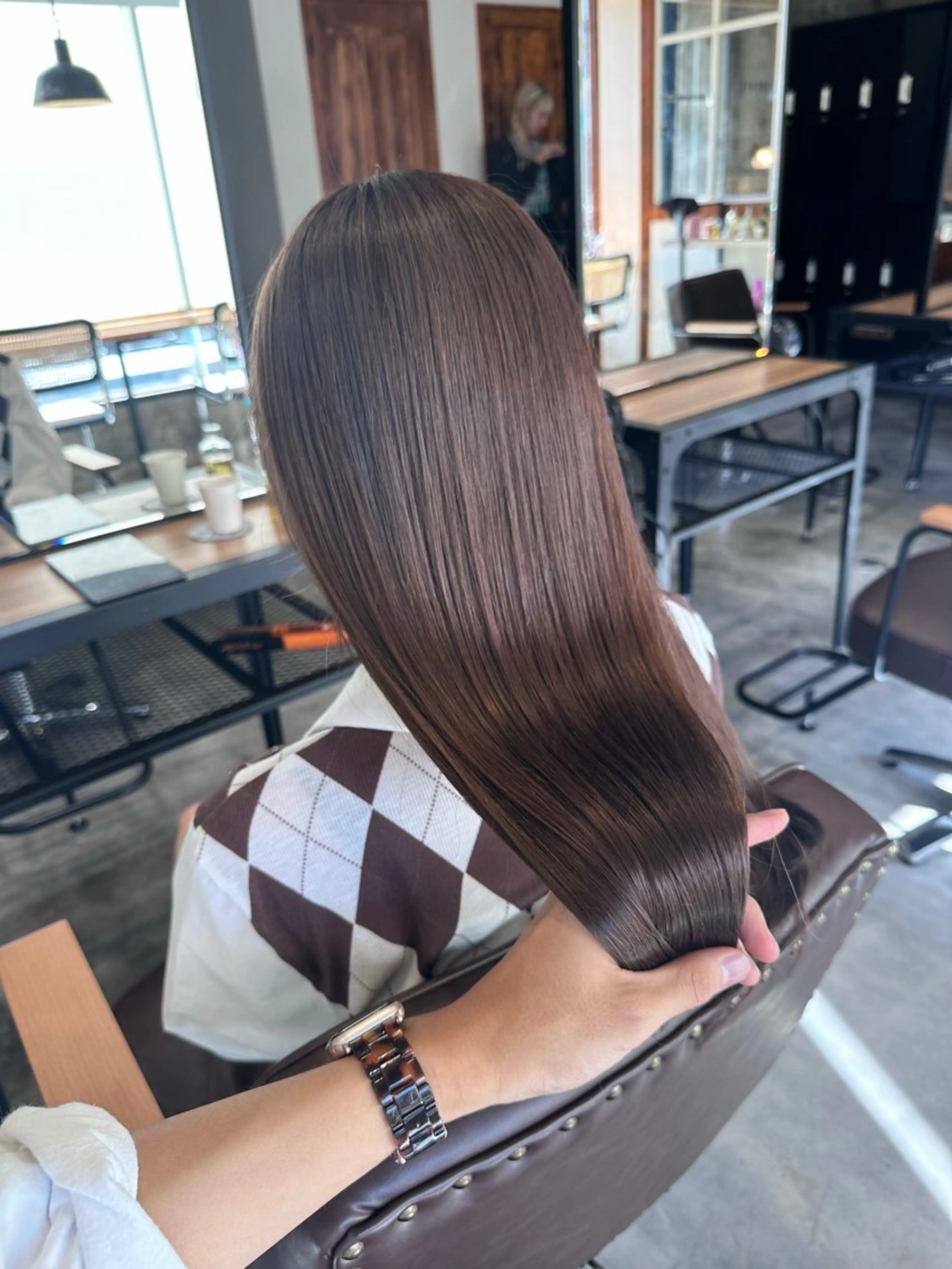 セミロング 顔まわりレイヤー 髪質改善 韓国風ヘア レイヤーカット ローレイヤー Masena所属・【必ず似合わせます】 川口航平のヘアスタイル