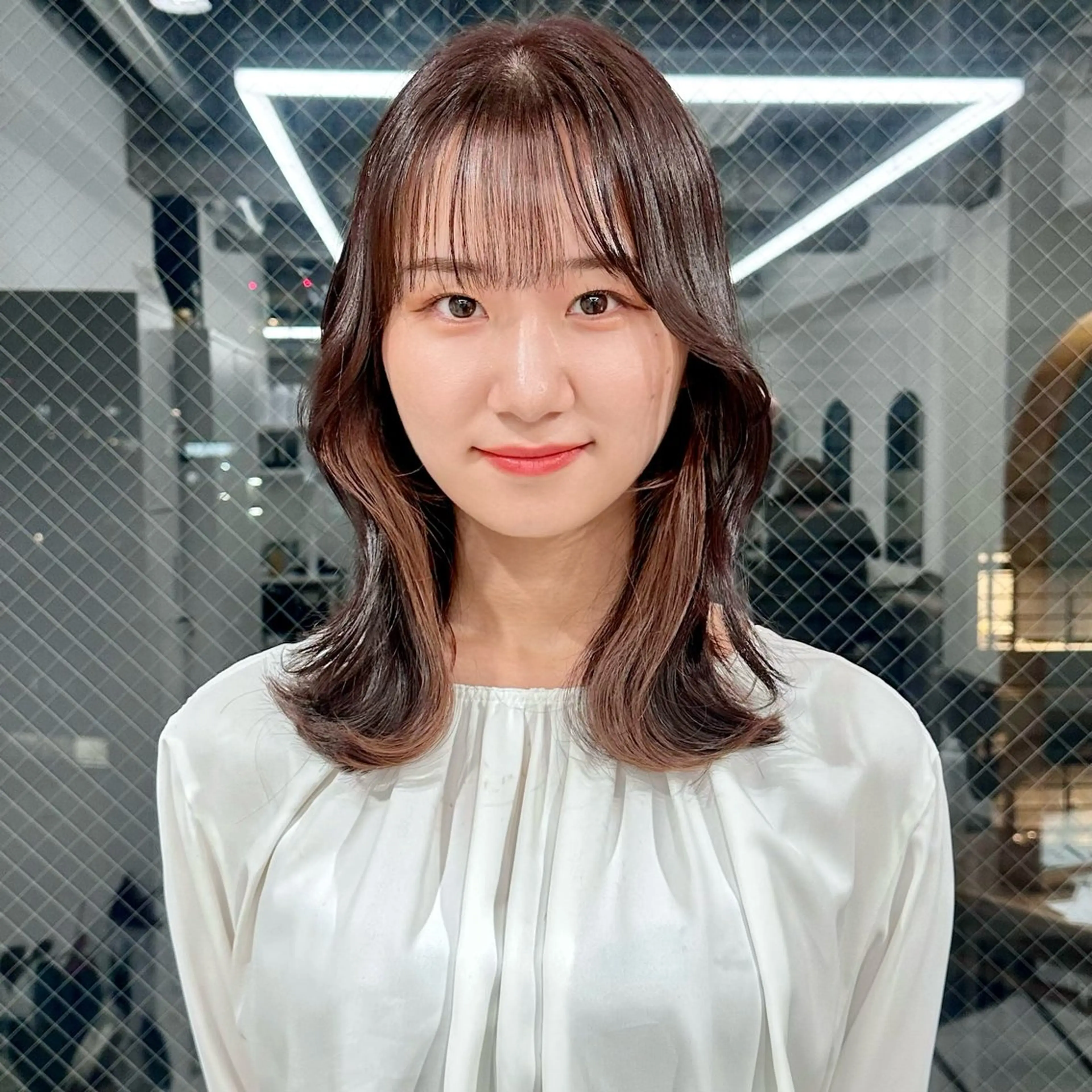 ミディアム カラー カット ヘアカラー トリートメント ブリーチなし/レイヤ ー特化🌈Tommyのヘアスタイル