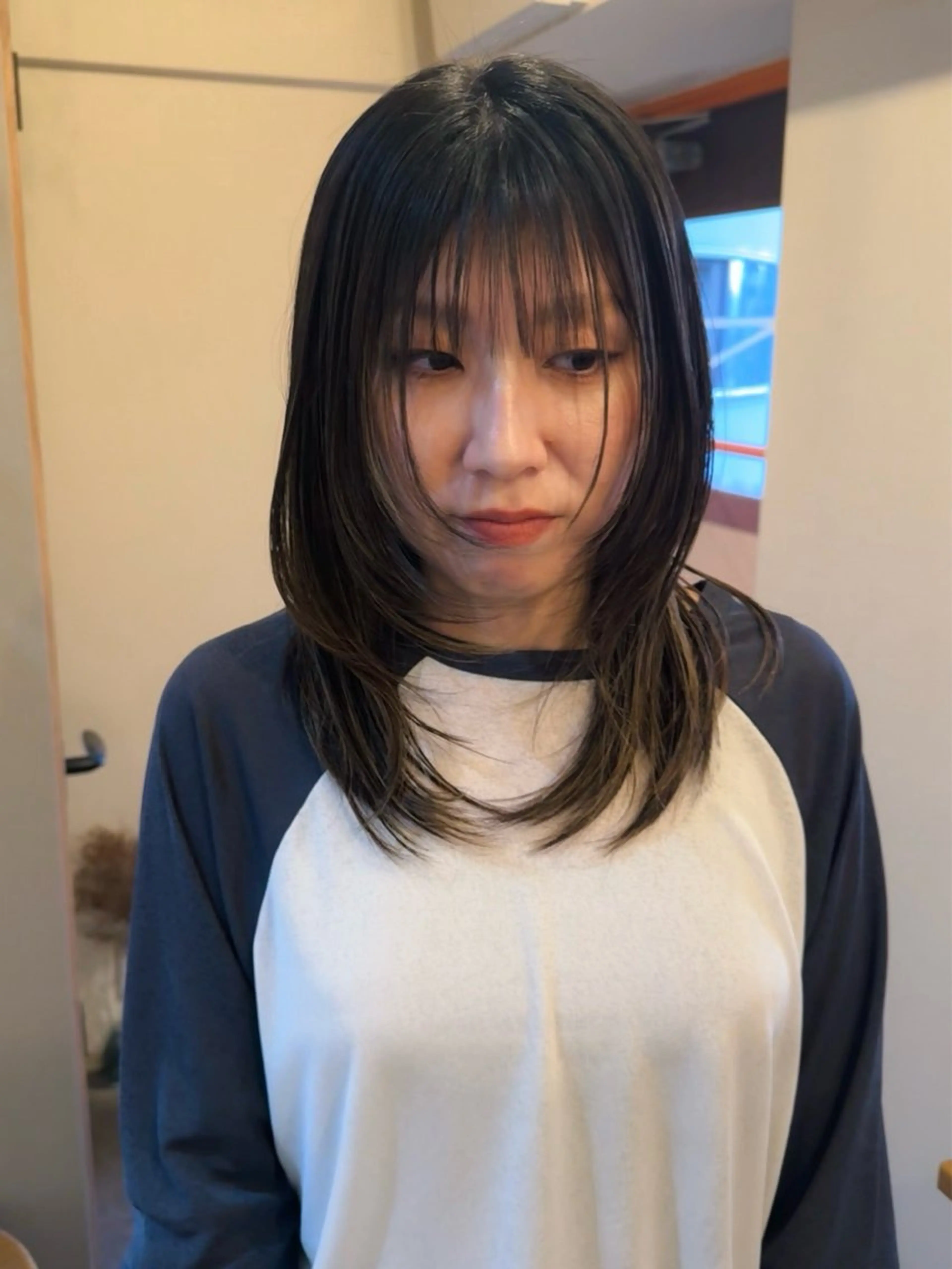 セミロング カラー レイヤーカット カット ヘアカラー トリートメント ヘアセット ハルカ/透け感カラー /顔周りレイヤーのヘアスタイル