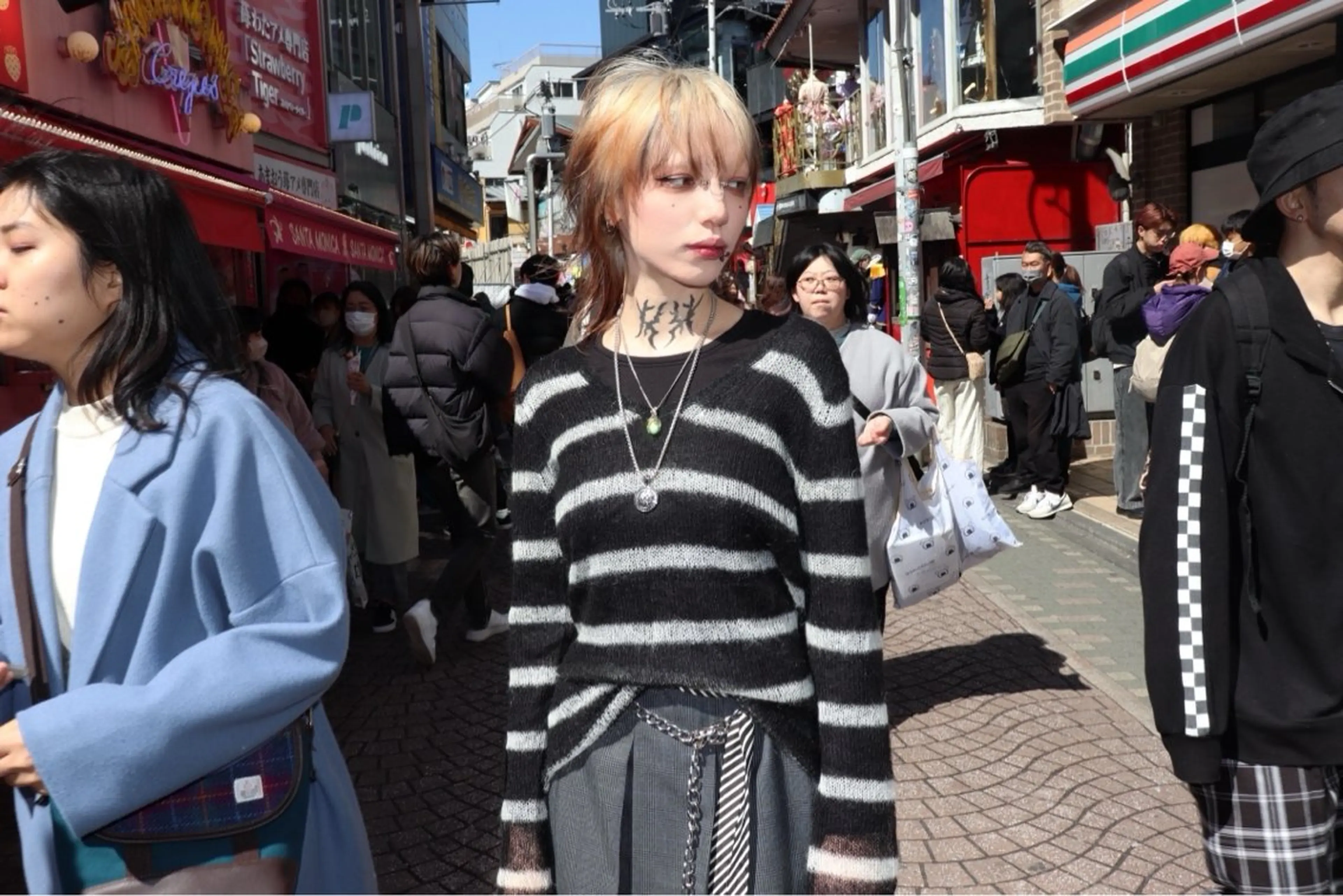ミディアム SHIN レイヤーカットのヘアスタイル