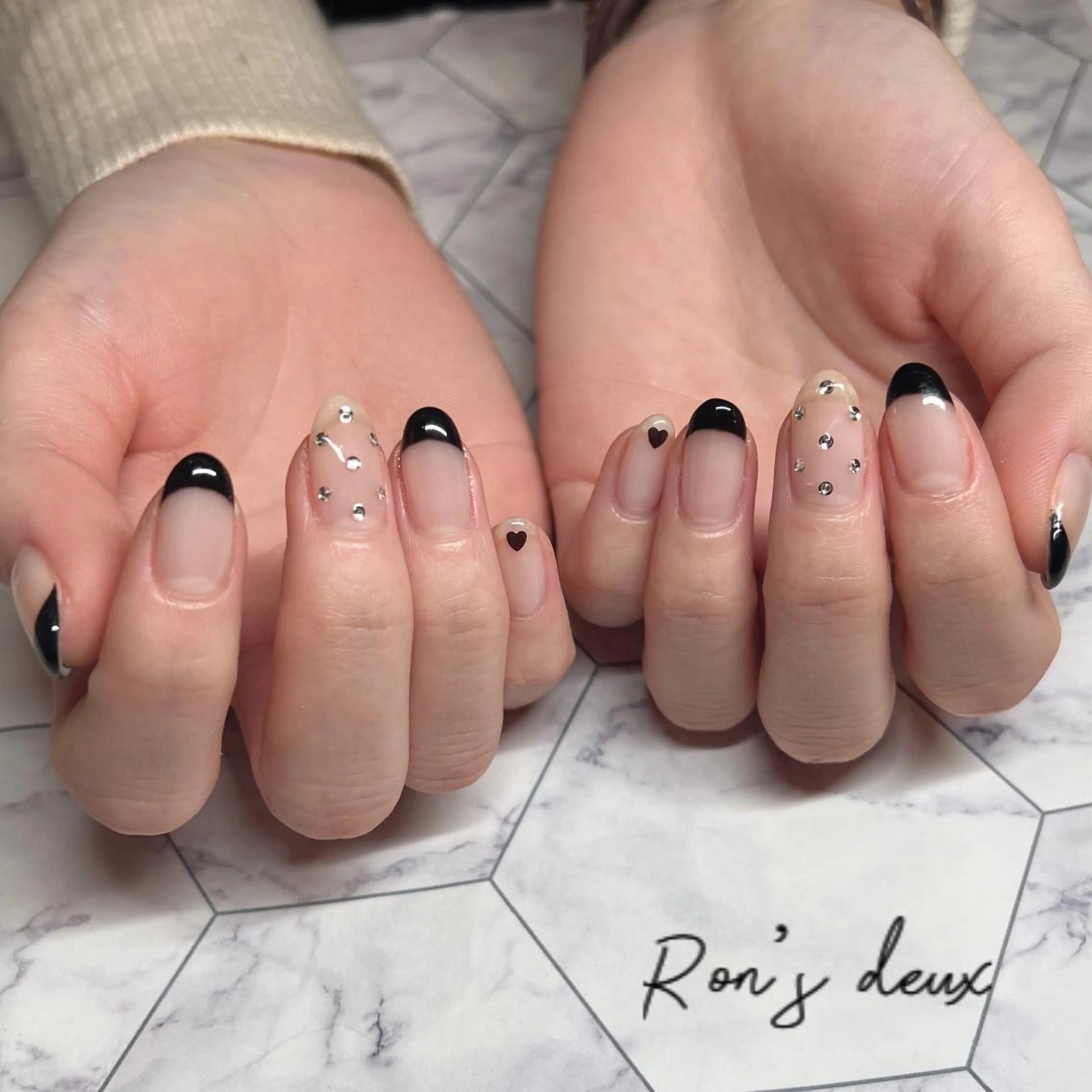 ネイル ストーンネイル Ron's nail 笹岡のネイルデザイン