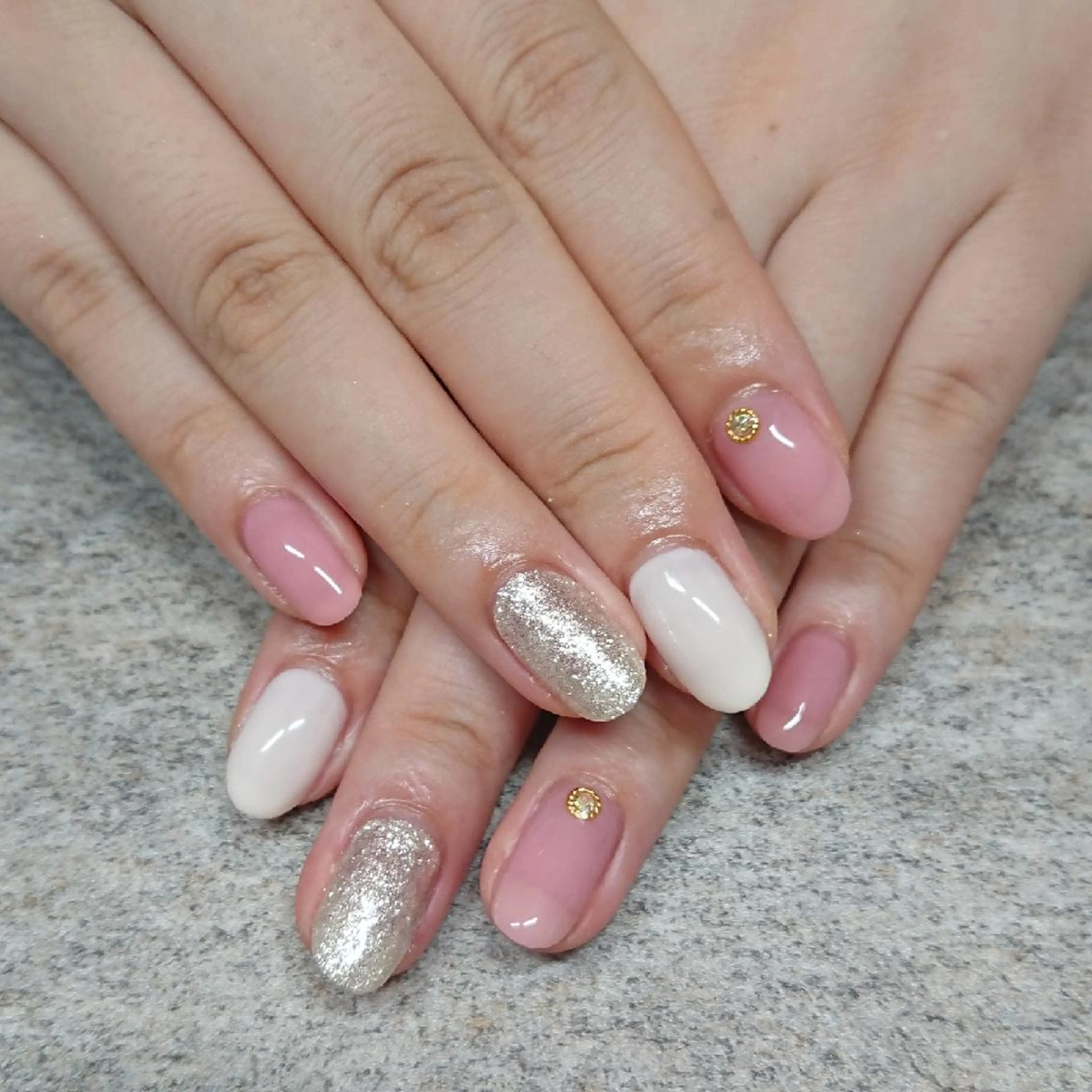 ネイル ジェヌインネイル 河内のネイルデザイン