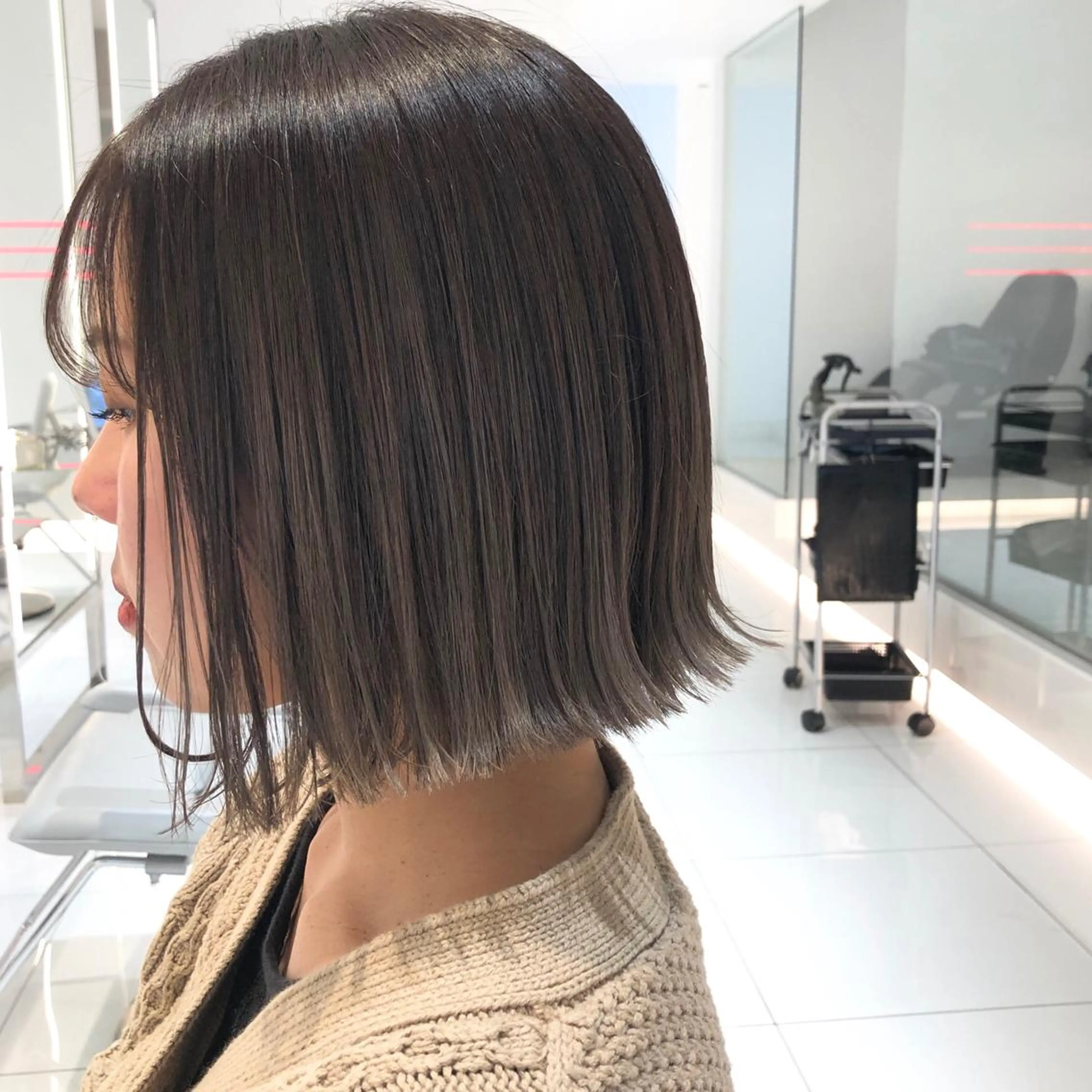 ショート カラー 切りっぱなしボブ グレージュ ボブ カット ヘアカラー レイズ 立川のヘアスタイル