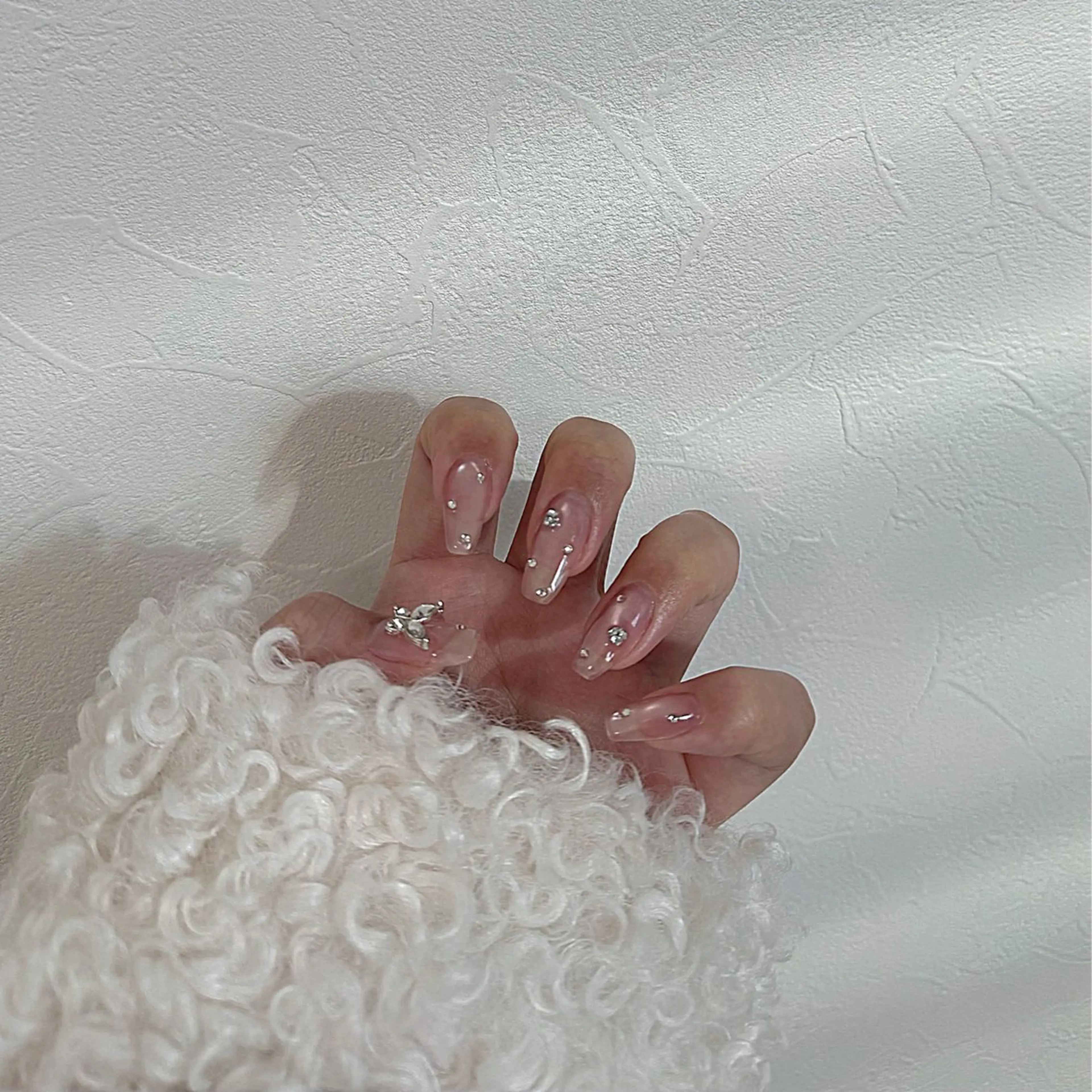 ネイル シュシュ 🎀 girly nailのネイルデザイン