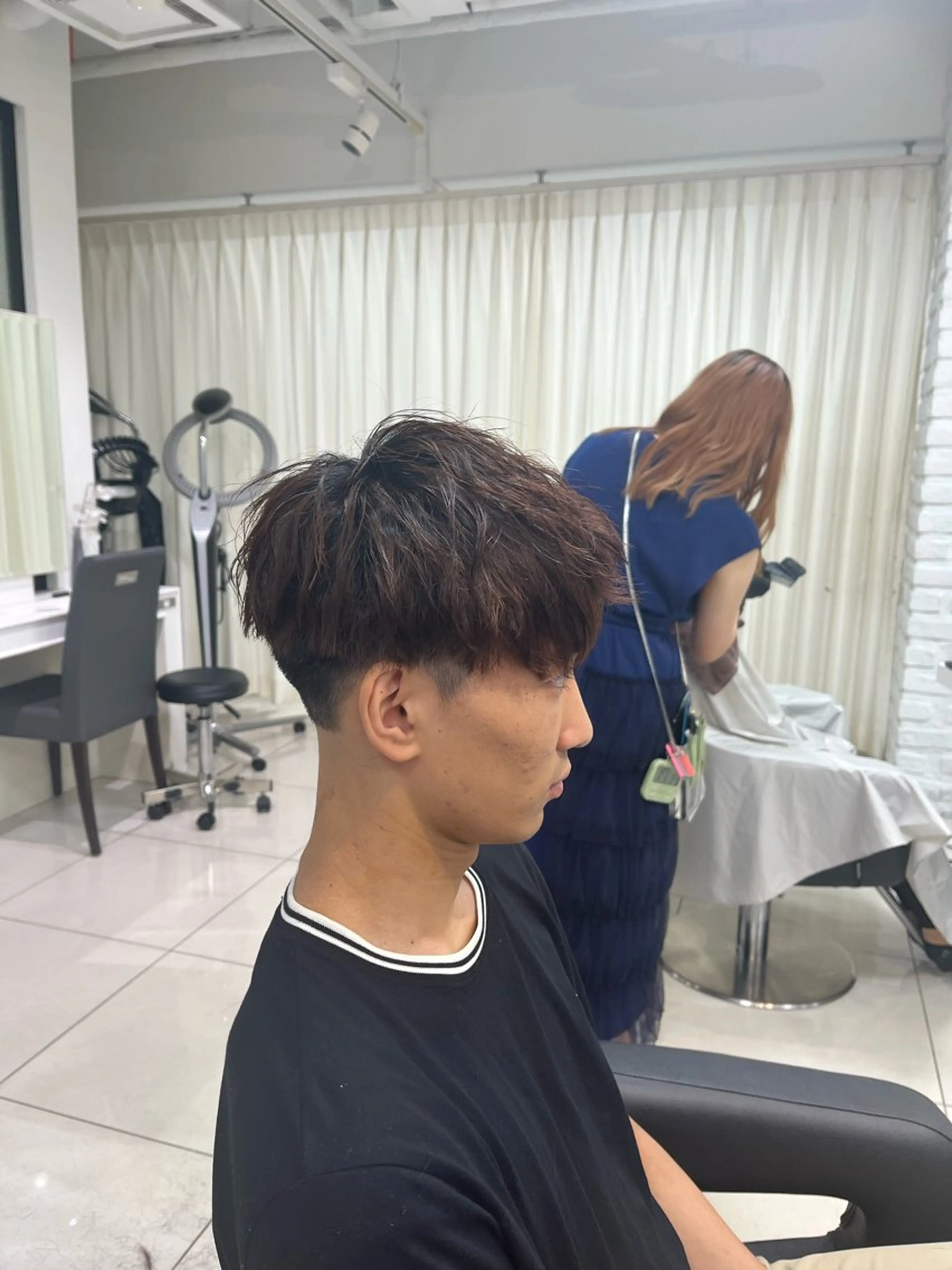 ショート メンズ 【シャドウパーマ センターパート】義心のヘアスタイル