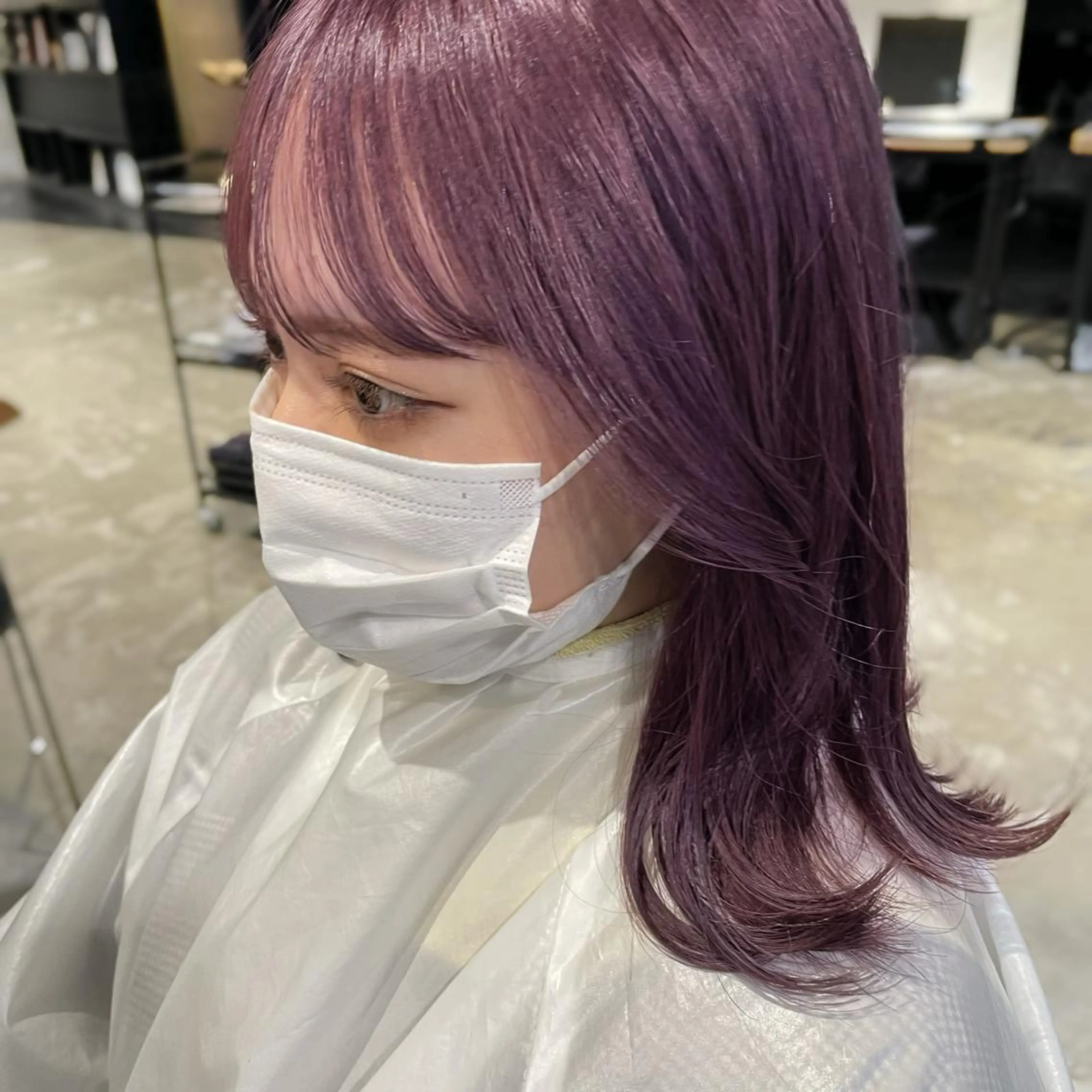 セミロング カラー ヘアアレンジ ラベンダーカラー ラベンダーピンク ピンクカラー レイヤーカット 外ハネヘア 【柔らか透明感✨/ 似合せ前髪】大石葉月のヘアスタイル