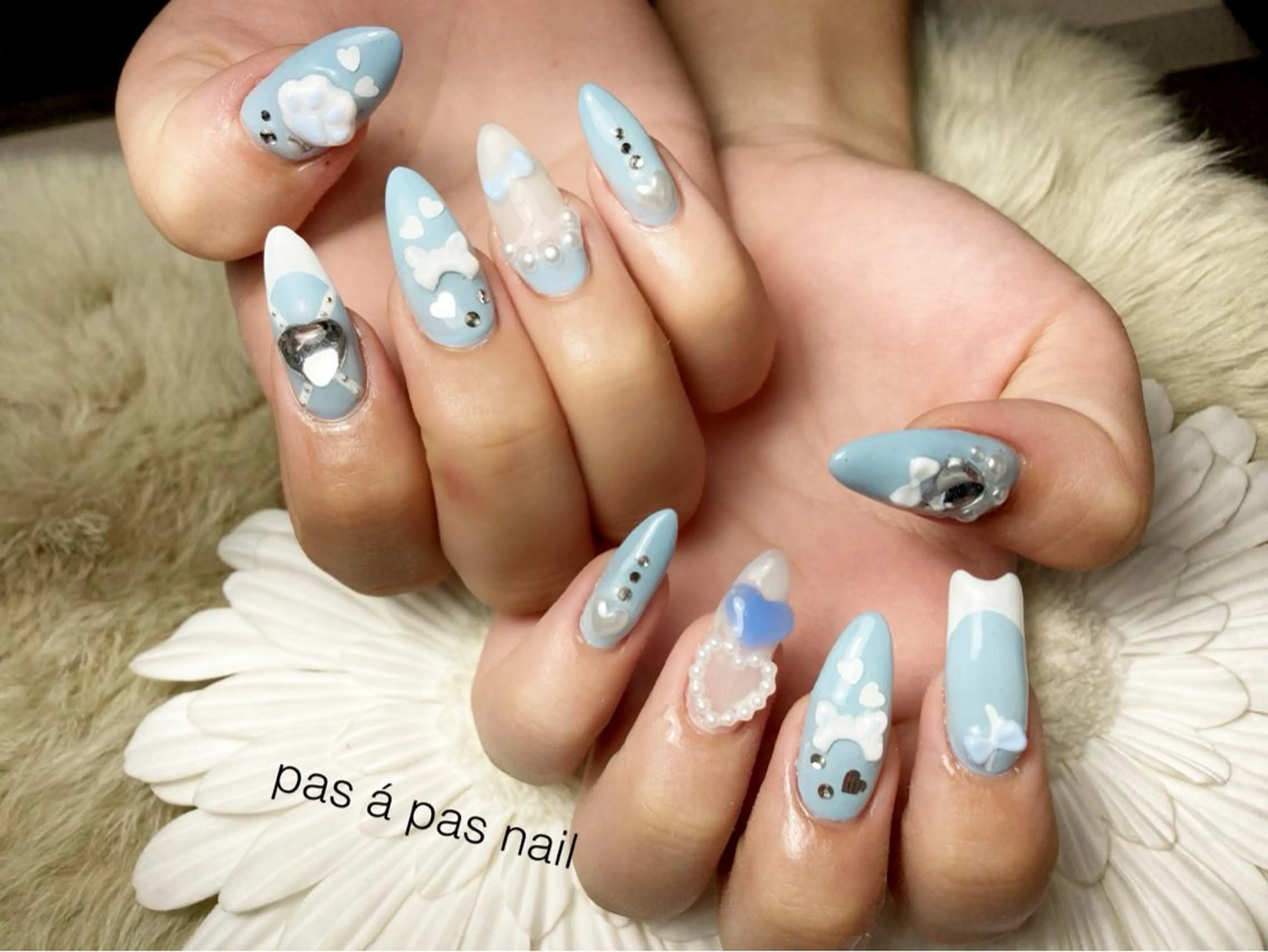 ネイル Yakko pas á pasのネイルデザイン