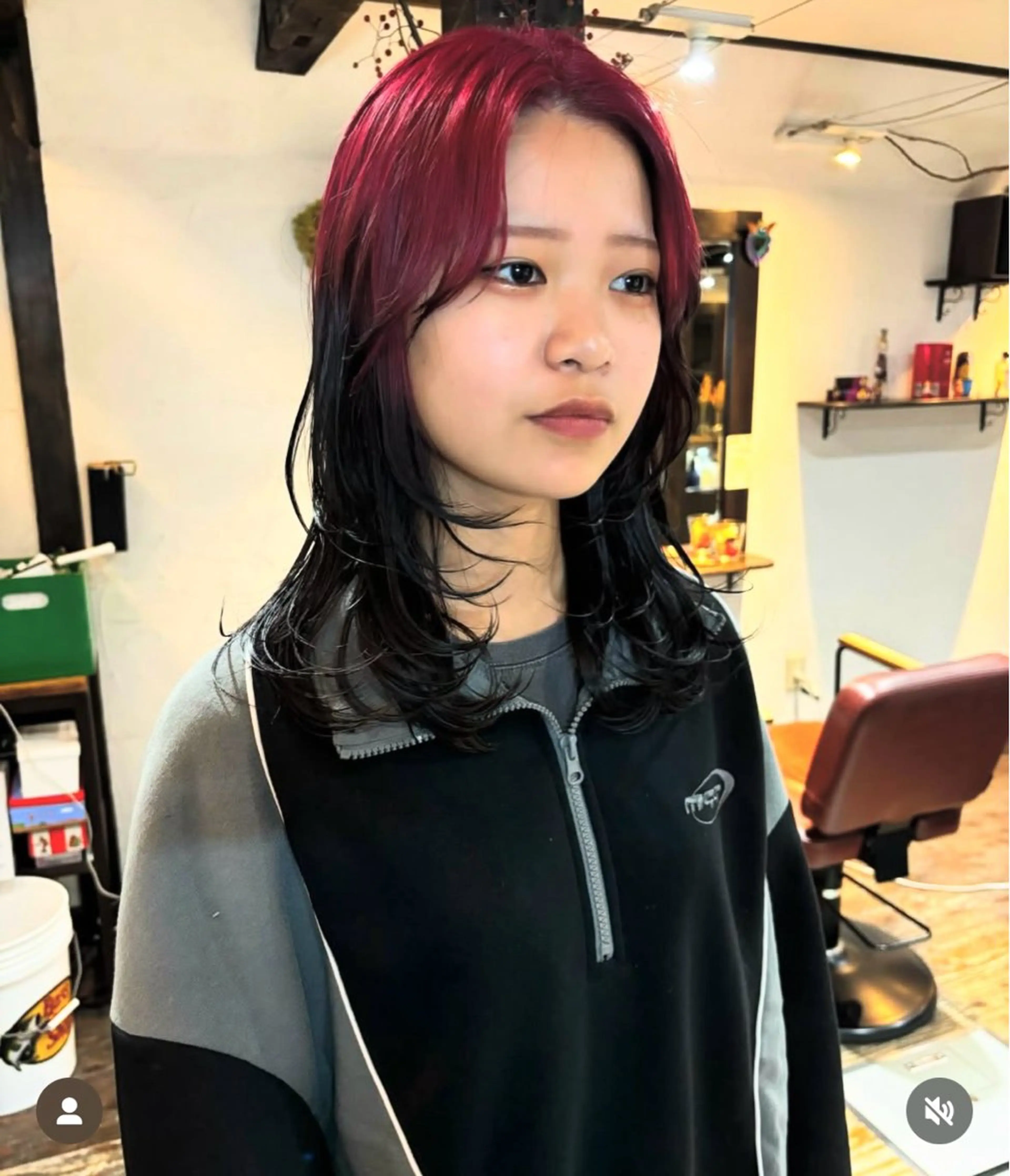 ミディアム カラー レイヤーカット カット ヘアカラー 大石 朱純のヘアスタイル