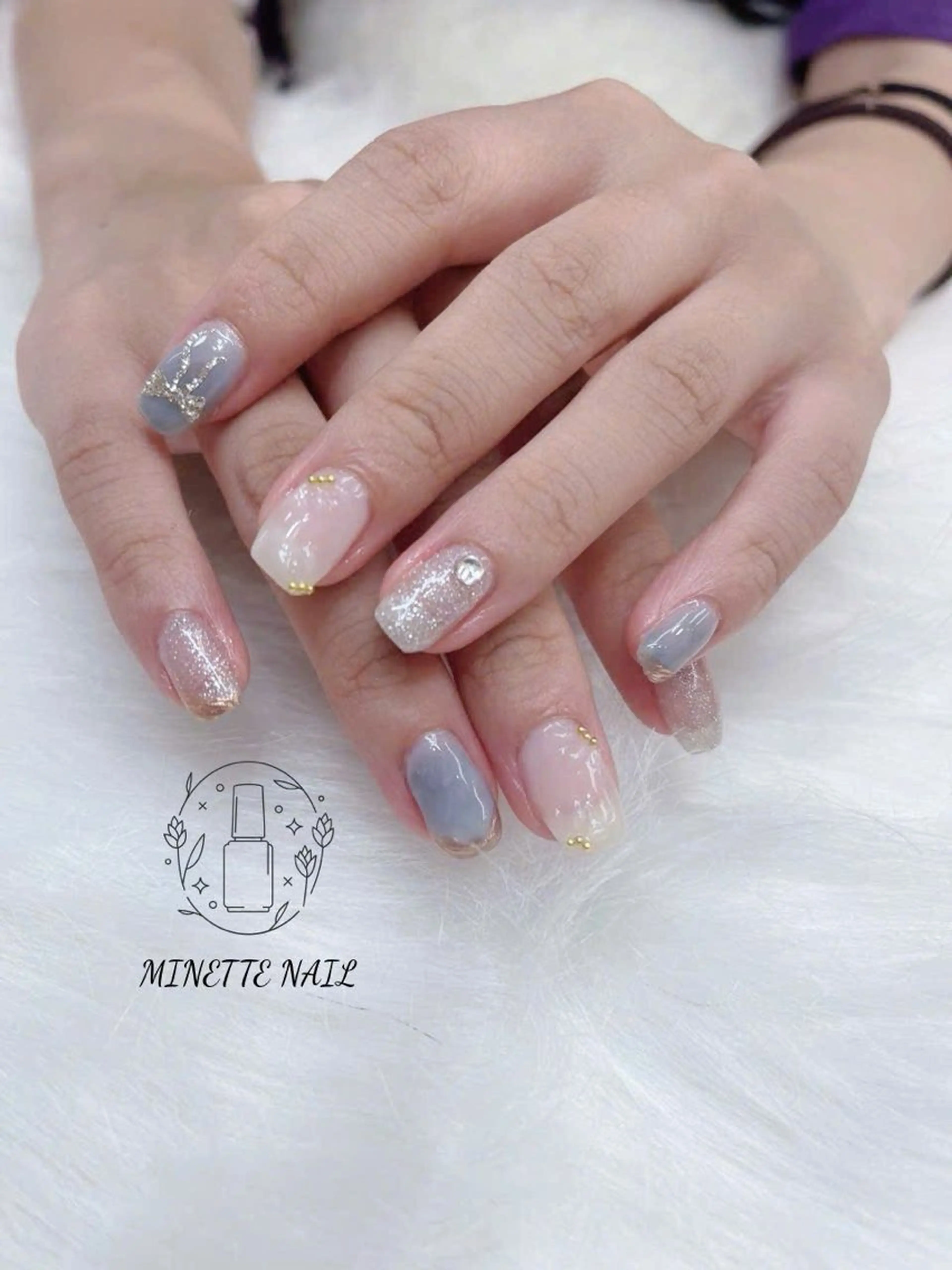 ネイル フレンチネイル ジェルネイル ゴールド ラメ(グリッター) マグネットネイル Minette Nailのネイルデザイン