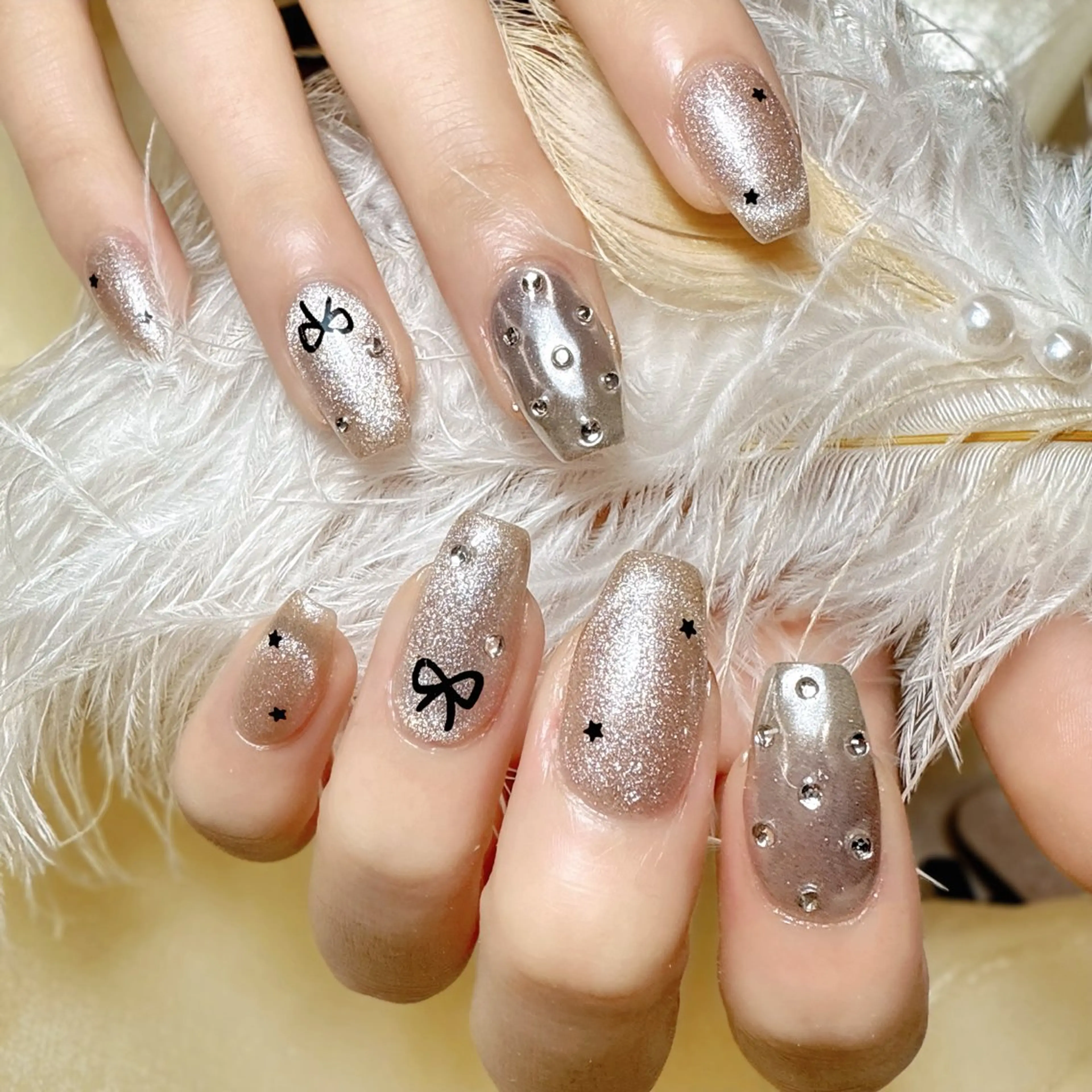 ネイル ハンドネイル グロー ネイルのネイルデザイン