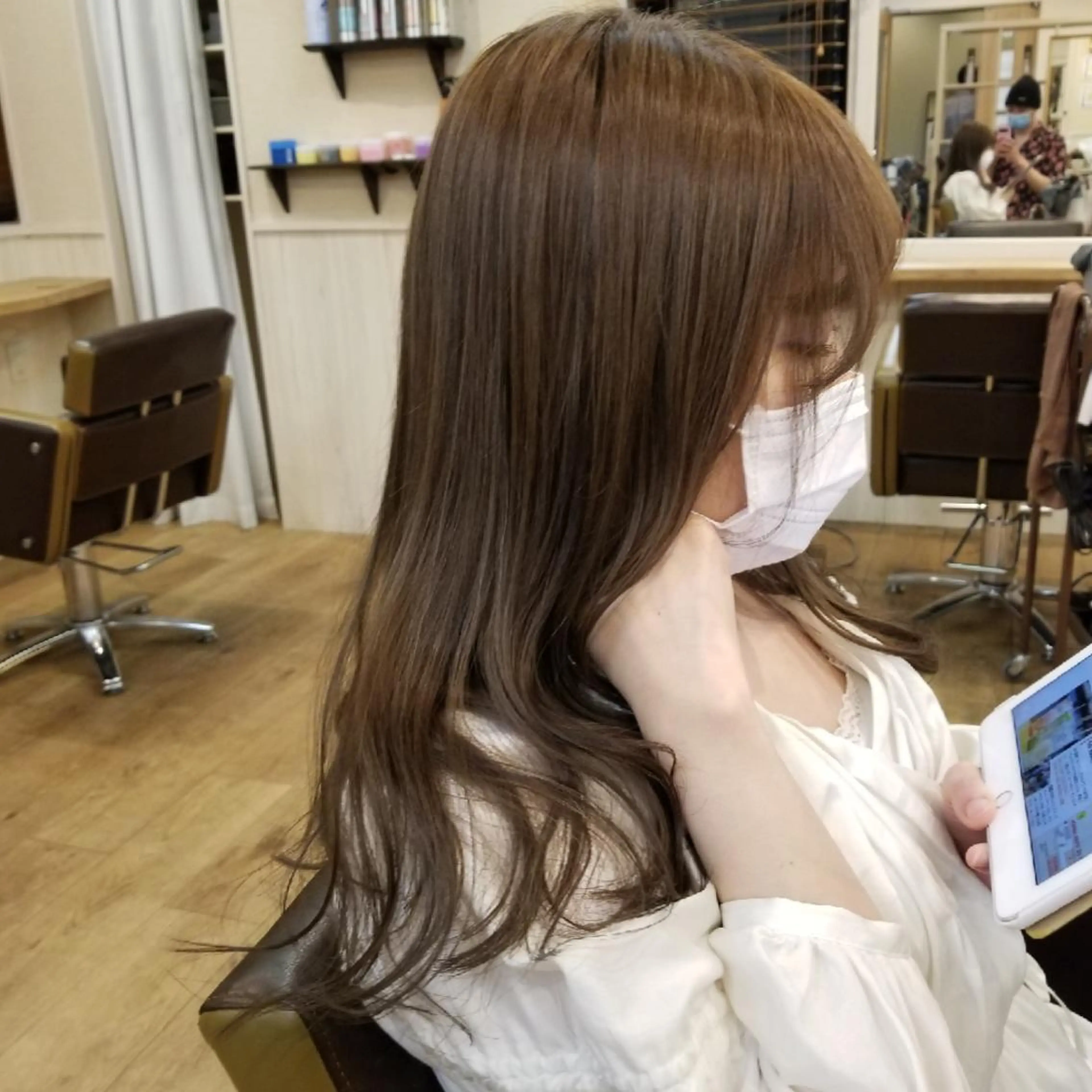 カラー セミロング ベージュカラー 透明感カラー ミント ミントグリーン 【ネウィ天王寺 】seiyaのヘアスタイル
