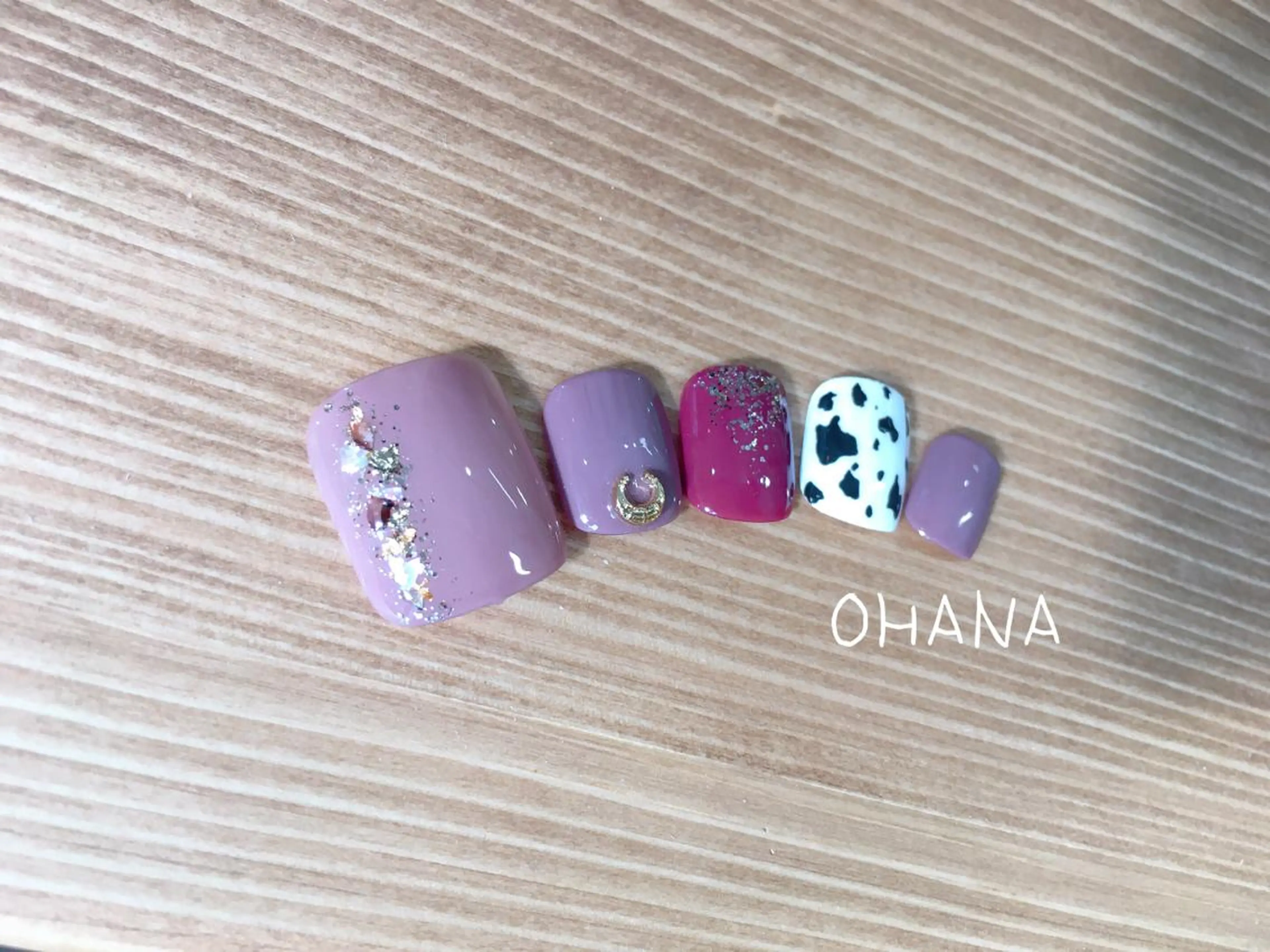 ネイル フットネイル ラメ(グリッター) ラメグラデーション ミラーネイル ニュアンスネイル nailroom OHANA🌴のネイルデザイン