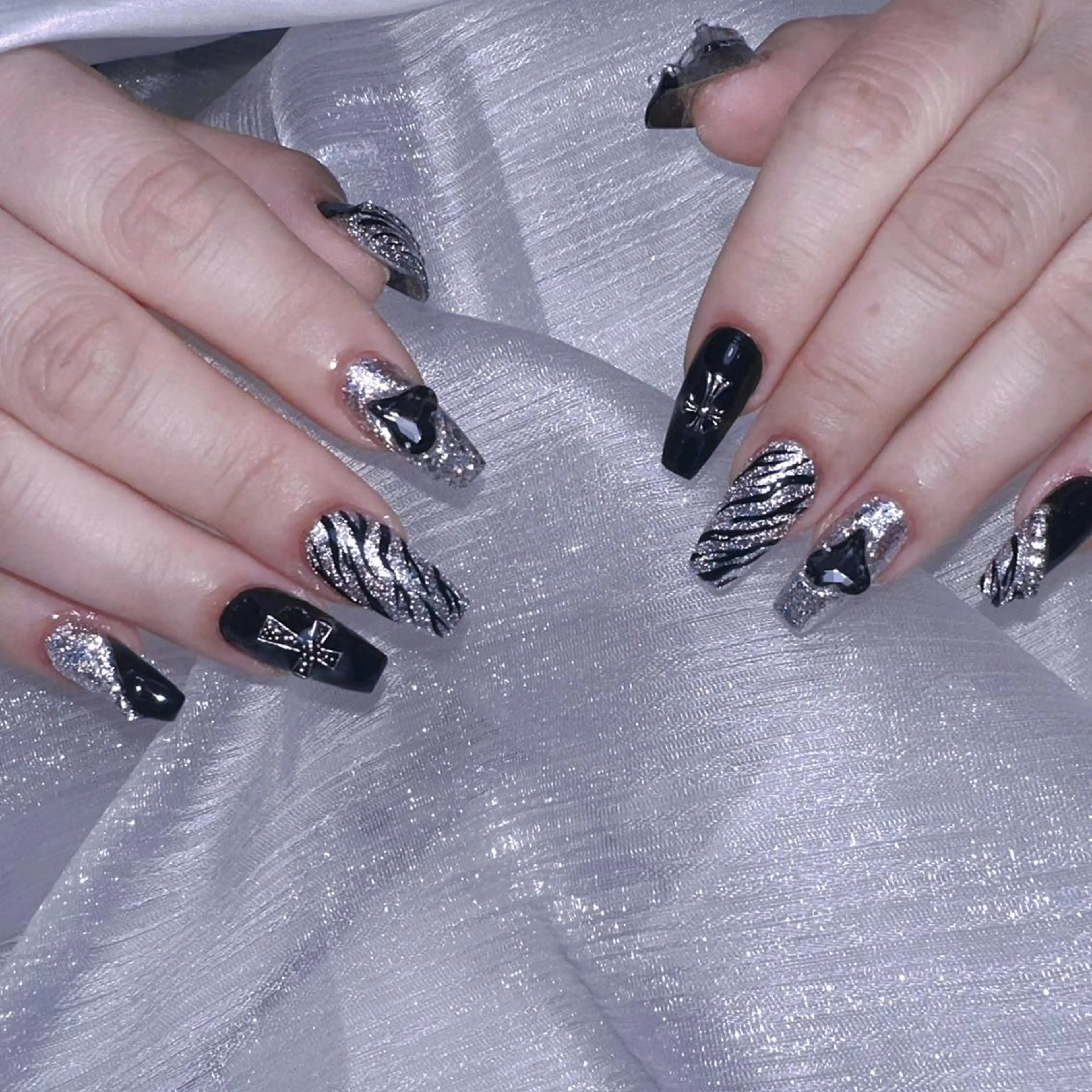 大人気💕チップ長さだし✨持ち込みデザイン120分（ご希望のデザインを送ってください)🉐ソフトジェルオフ無料✨の写真